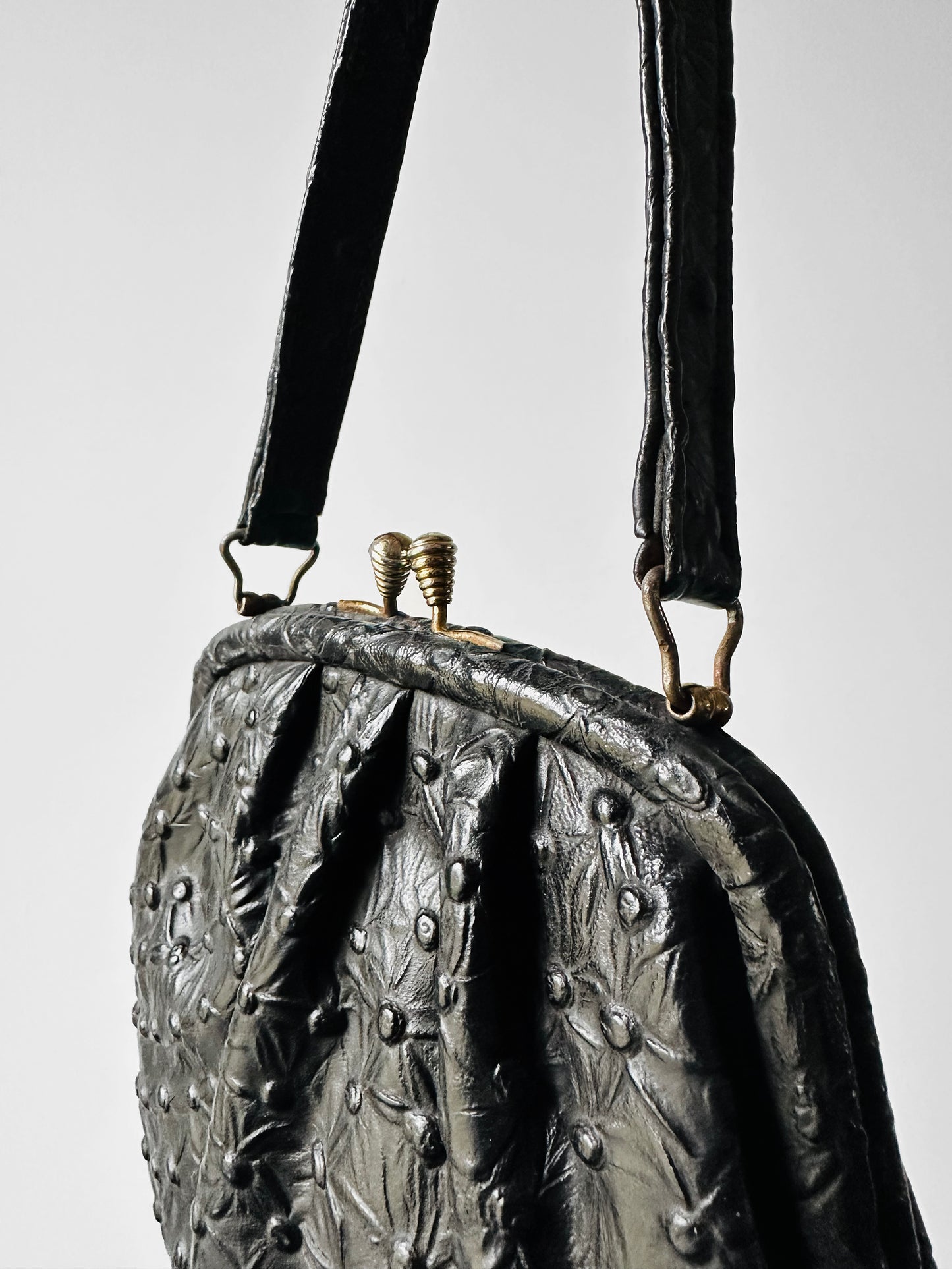 1950s Mid-Century Black Embossed Stippled Leather Kiss-Lock Handbag