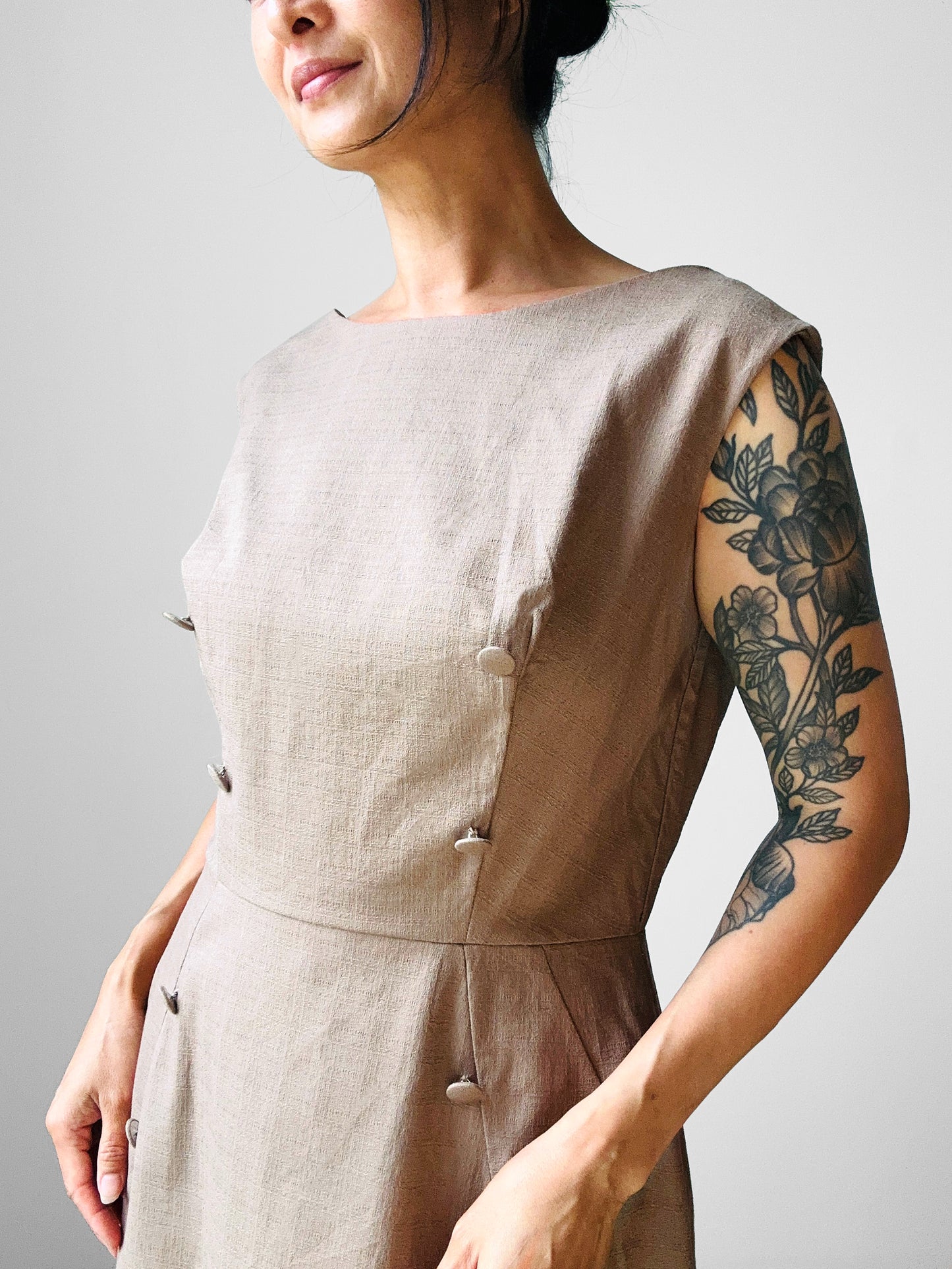 1960s Greige Zip Back Little Devil Button Detail Dress - Sz. M