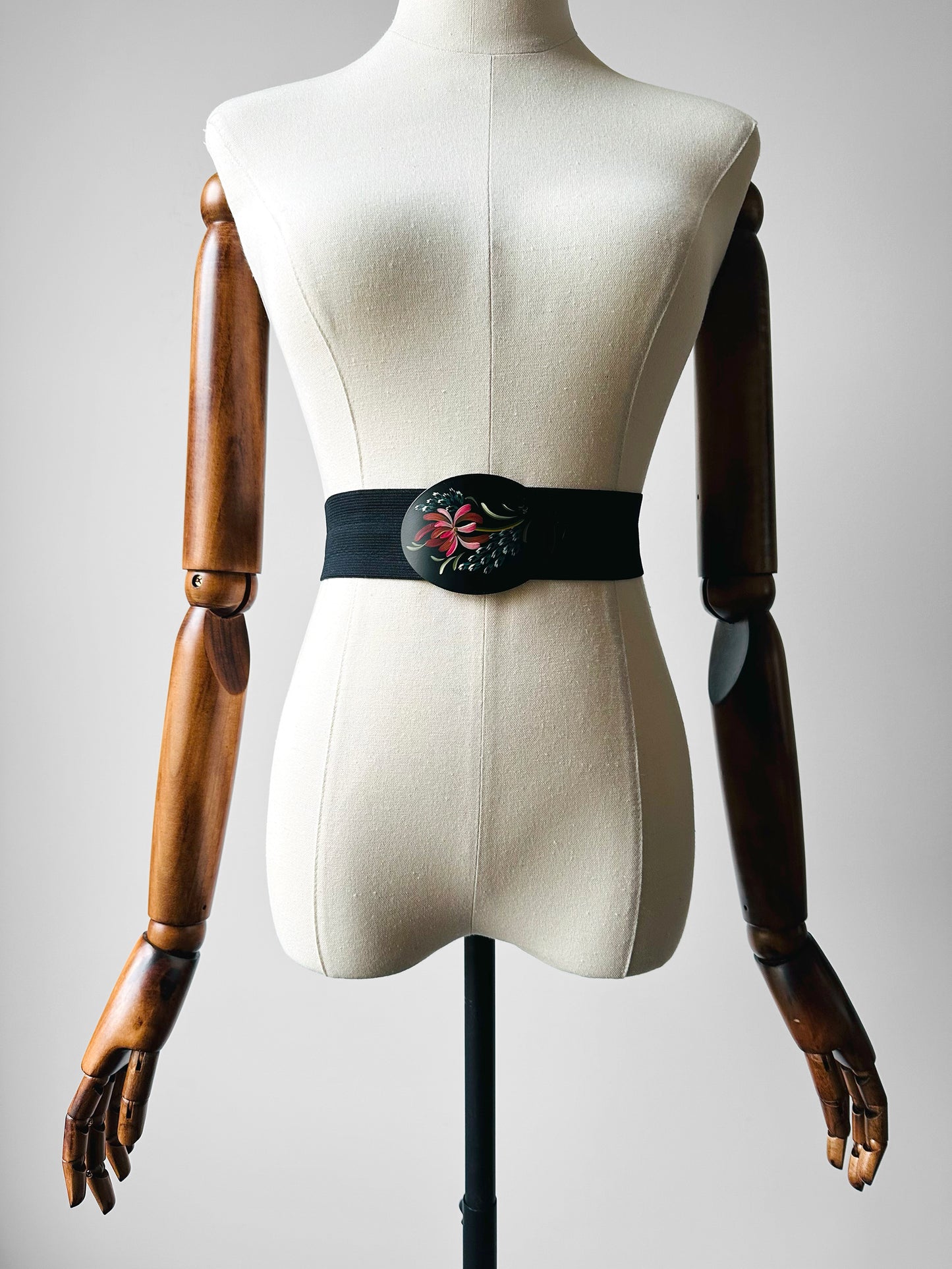 1960s Hand-Painted Floral Wide Elastic Belt with Oval Buckle - Sz. M/L