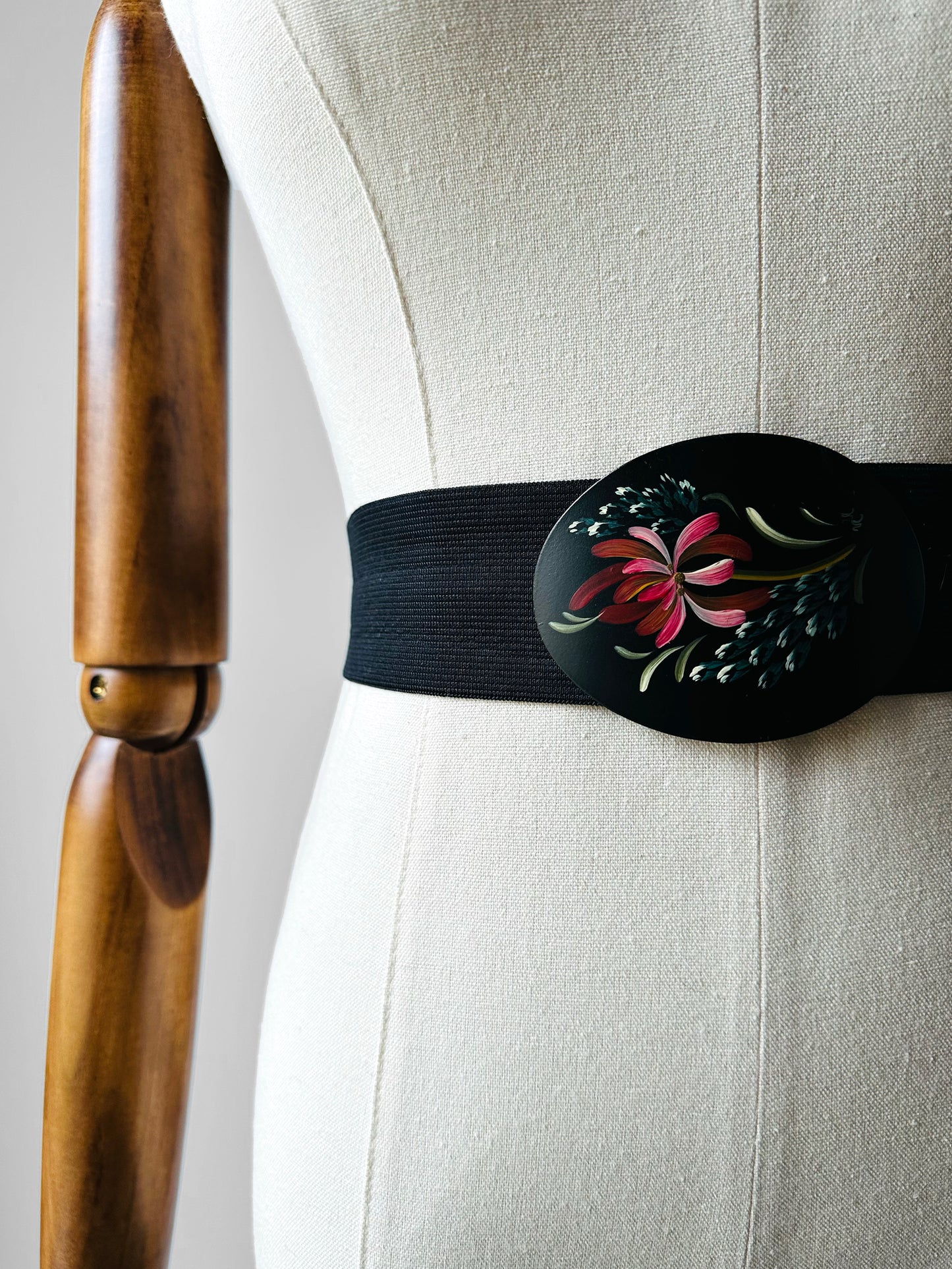 1960s Hand-Painted Floral Wide Elastic Belt with Oval Buckle - Sz. M/L