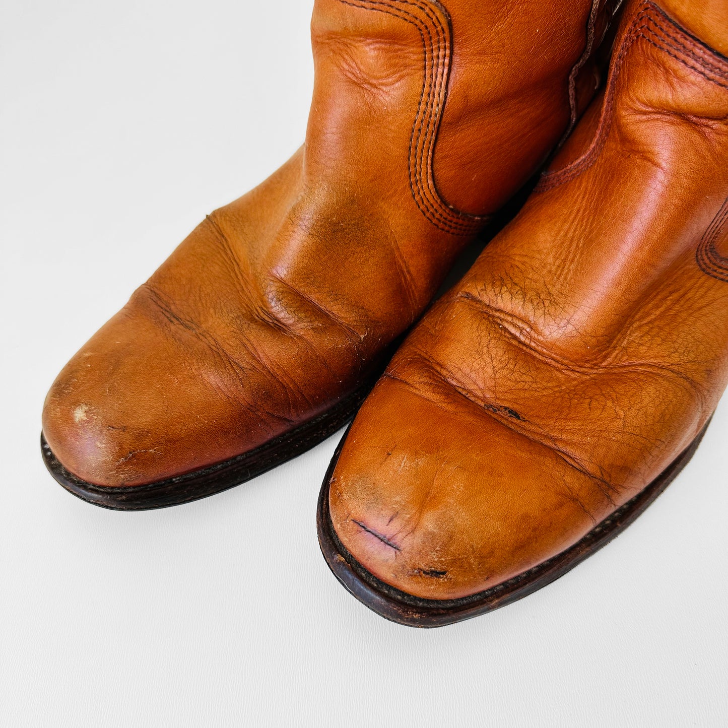 Amber Brown Leather Well-Worn FRYE Leather Boots - Sz. 10.5D