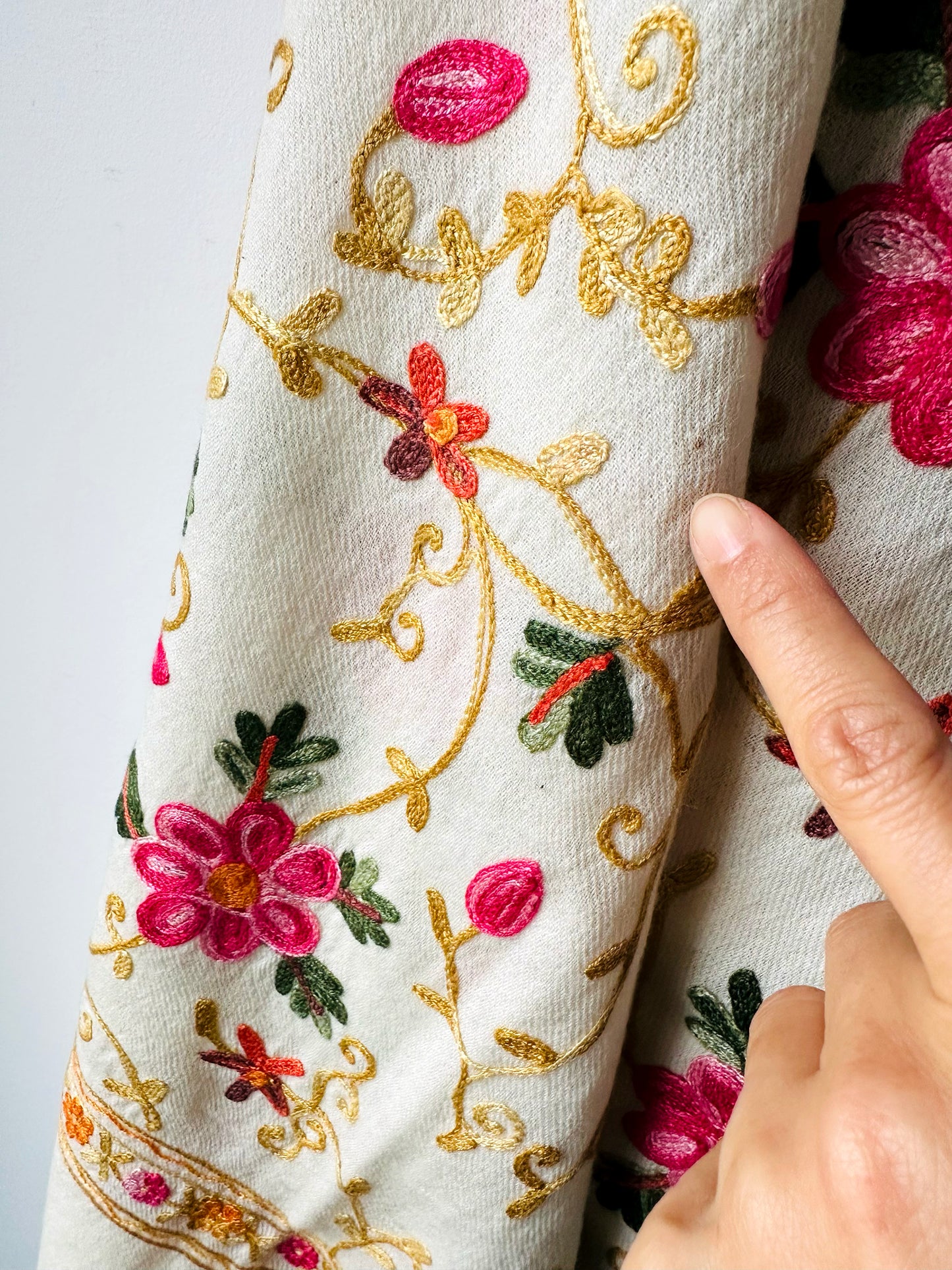 1970s - 1980s Cream Wool Cashmere Kashmiri Floral Crewel Fringe Shawl