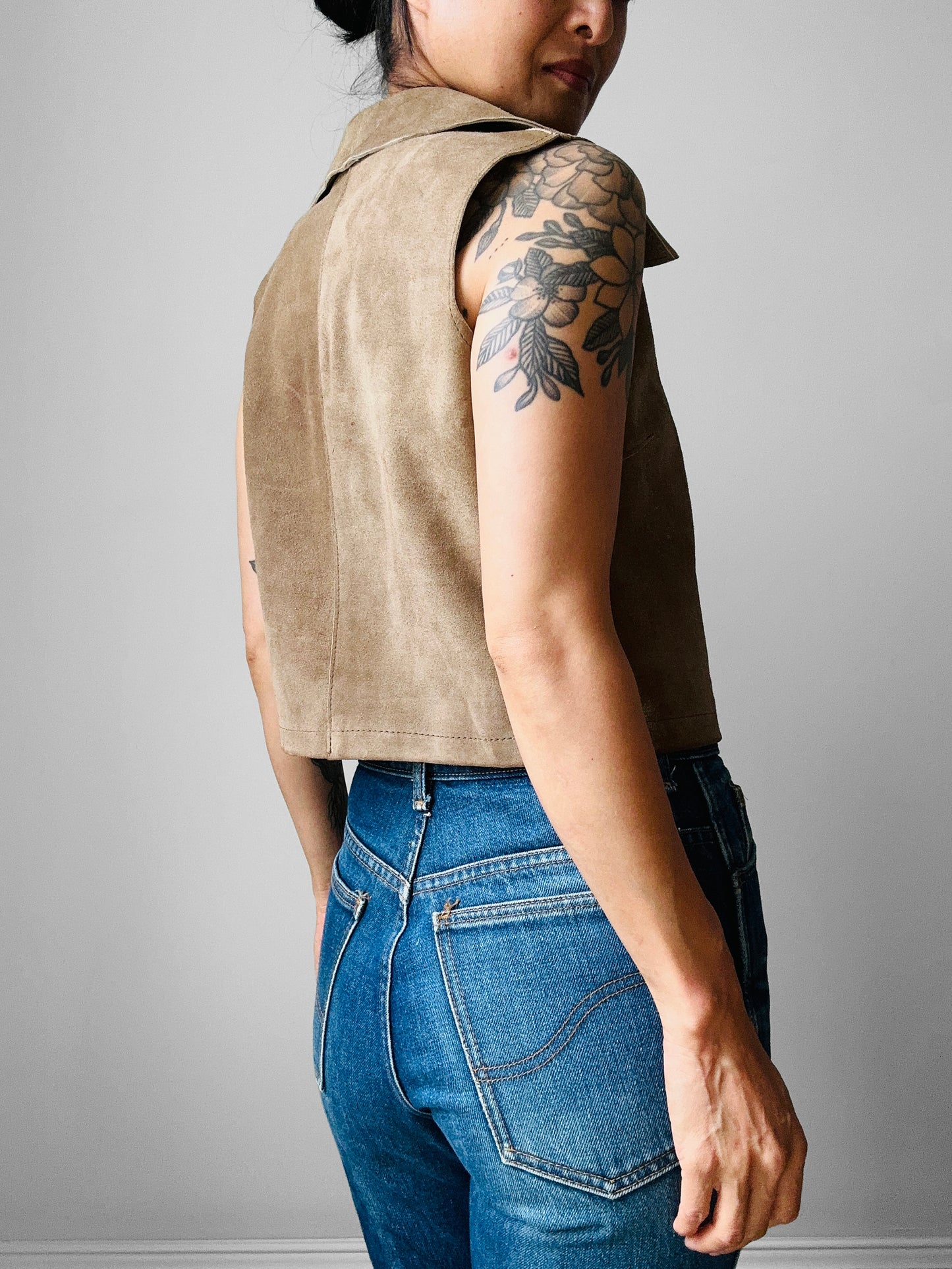 1960s Tan Sleeveless Crop Leather Suede Vest - Sz. XS