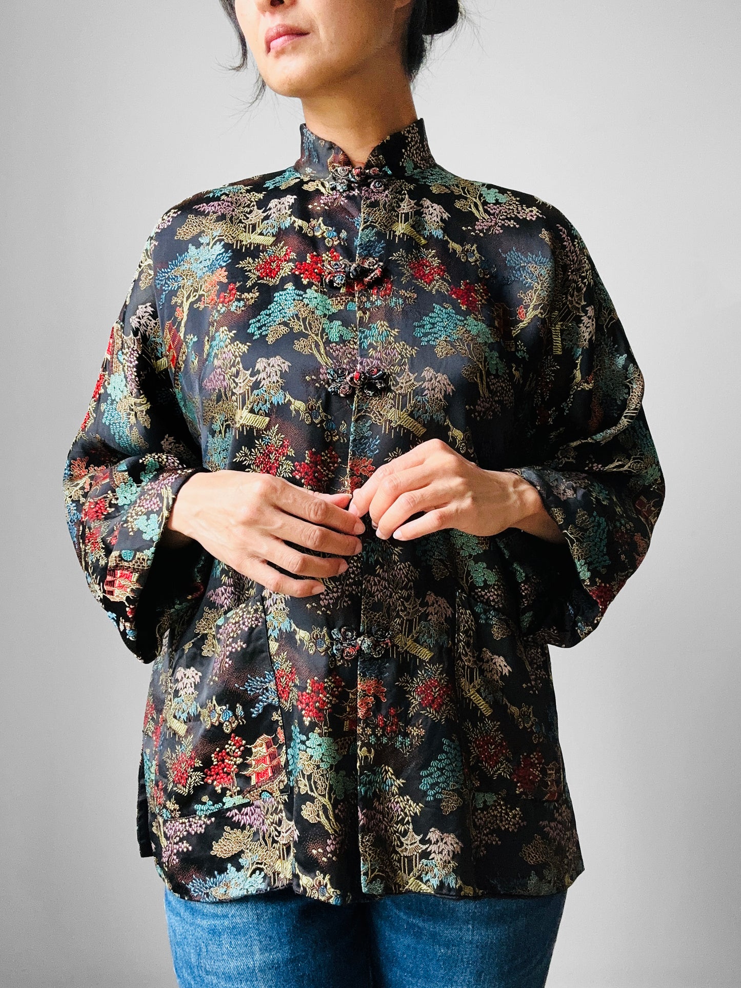 1960s Mid-Century Black Silk Chinoiserie Landscape Mandarin Collar Jacket - Sz. Sm