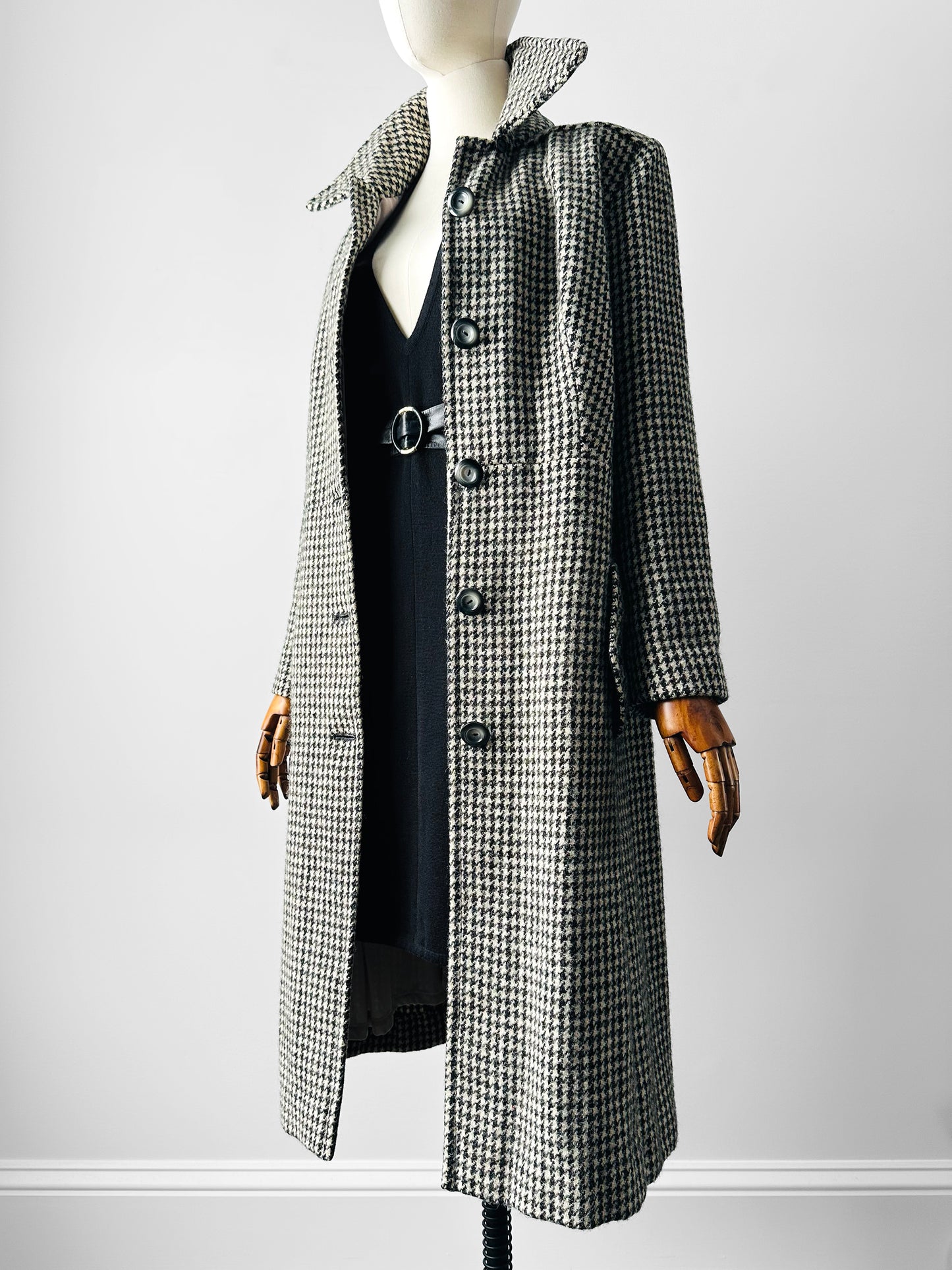 1970s Black and Off-White Houndstooth Wool Coat with Wide Lapel - Sz. S/M