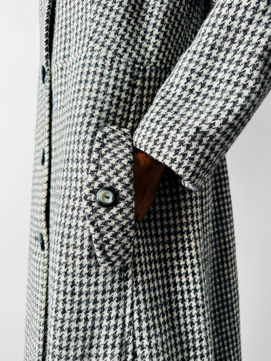 1970s Black and Off-White Houndstooth Wool Coat with Wide Lapel - Sz. S/M