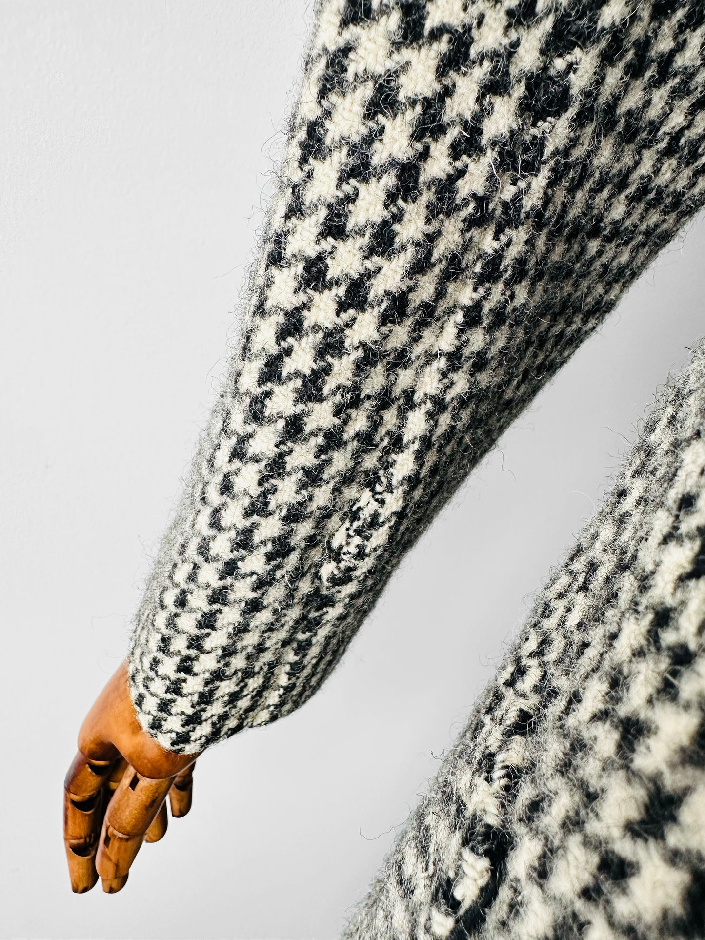 1970s Black and Off-White Houndstooth Wool Coat with Wide Lapel - Sz. S/M