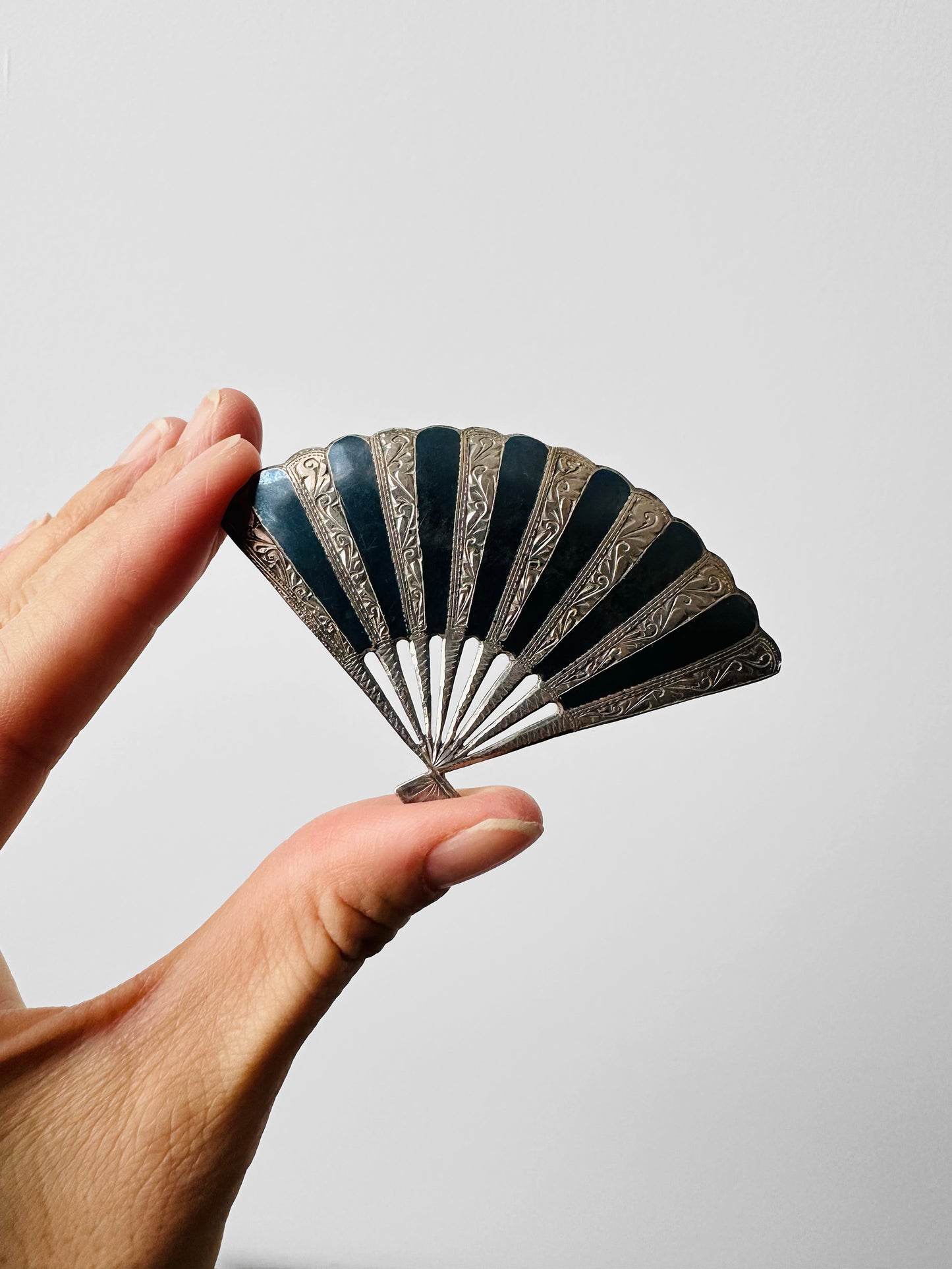 1950s 925 Silver and Niello Enamel Fan Siam Thailand Brooch