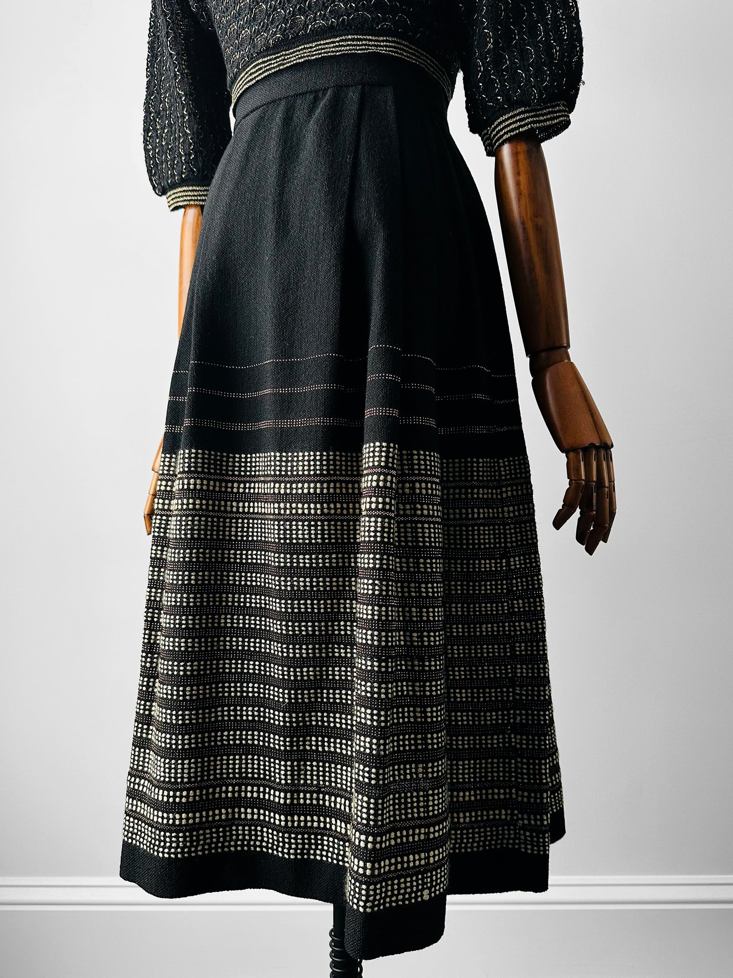 1950s - 1960s Handwoven Black White and Rose Gold Sandusky Weavers Woven Wool Mixed Textile Skirt - Sz. XS/S