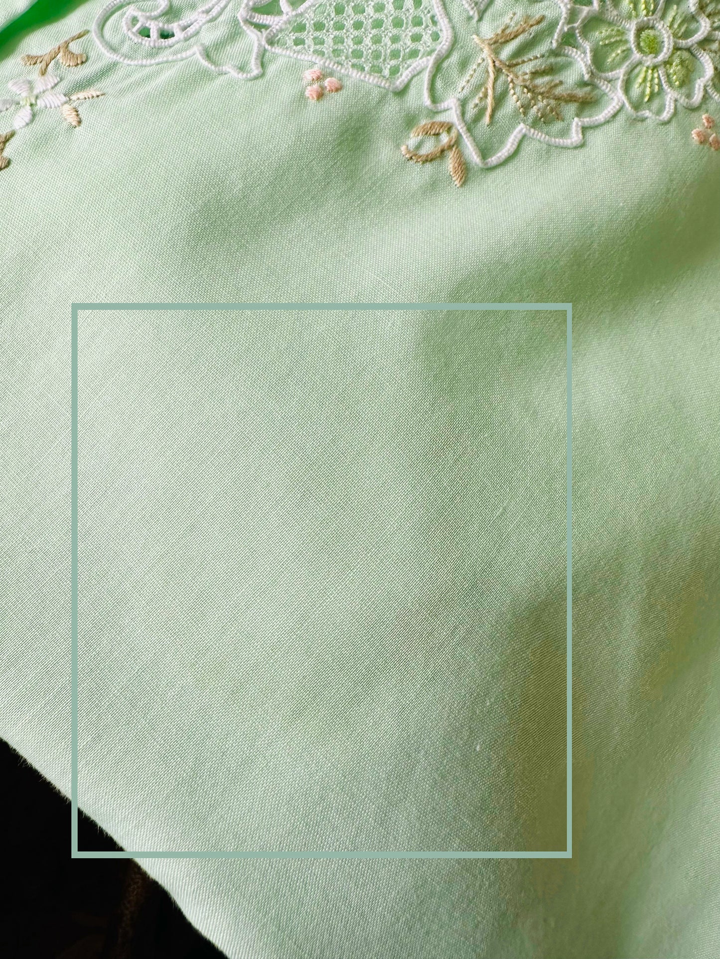 1960s - 1970s Mint Green Embroidered Short Sleeve Collared Shirt - Sz. Sm