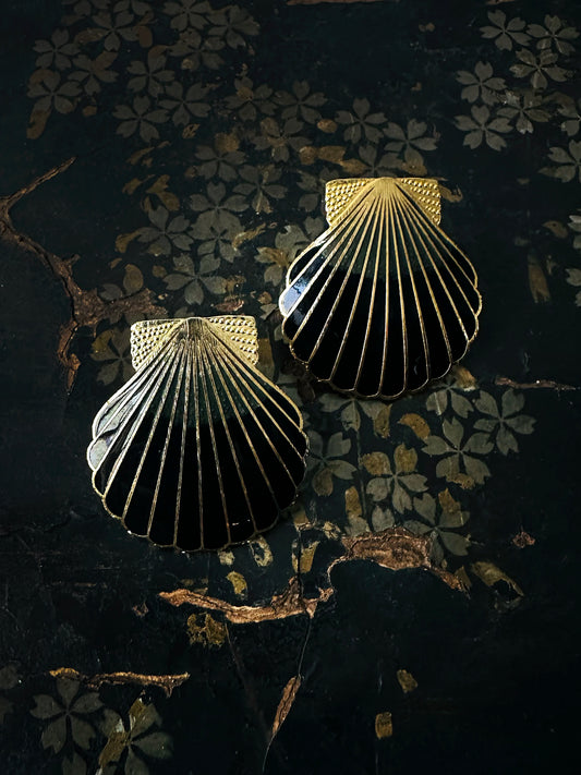 1980s Gold-toned Black Enamel Scallop Shell Post Earrings