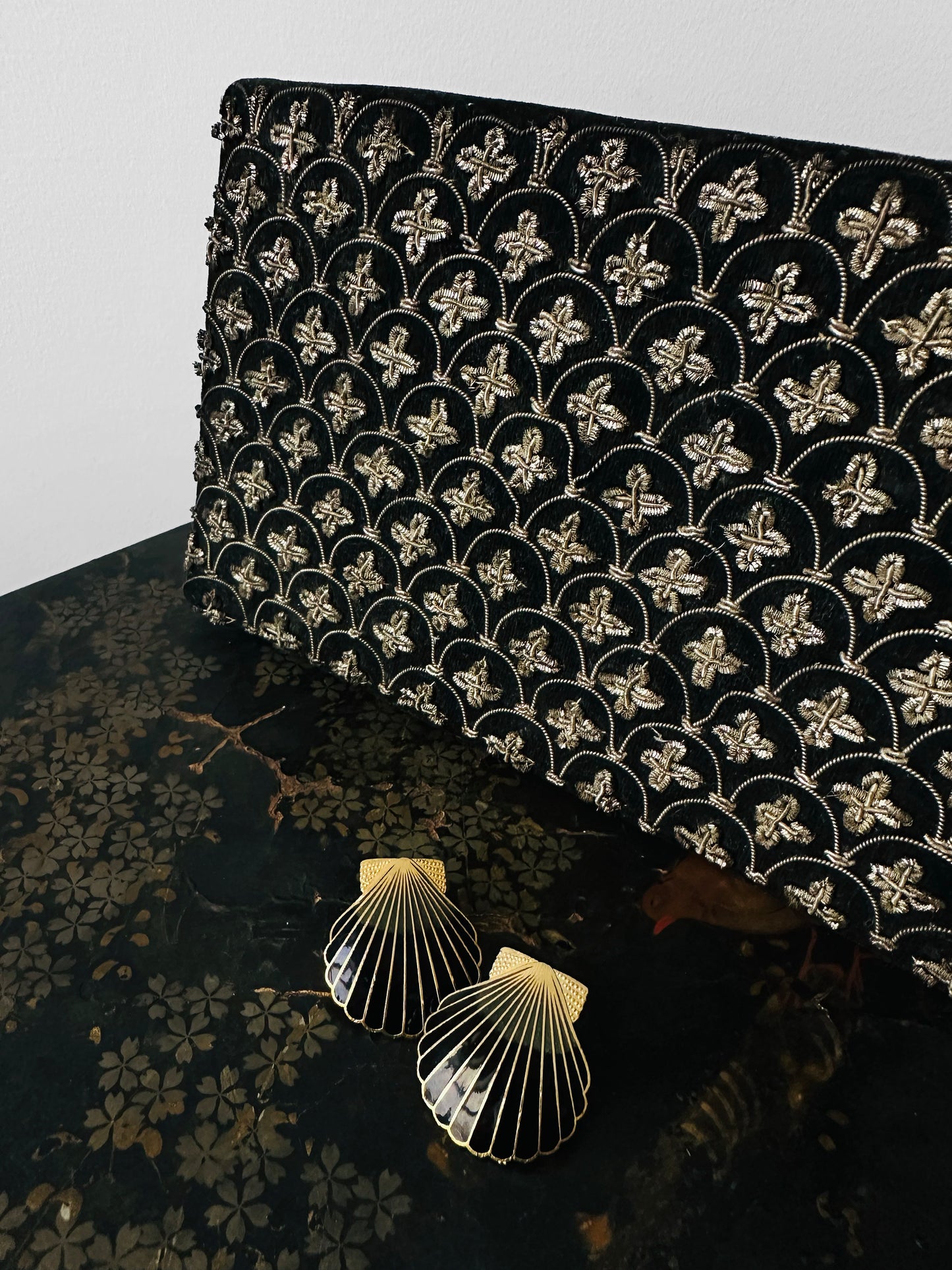 1980s Gold-toned Black Enamel Scallop Shell Post Earrings