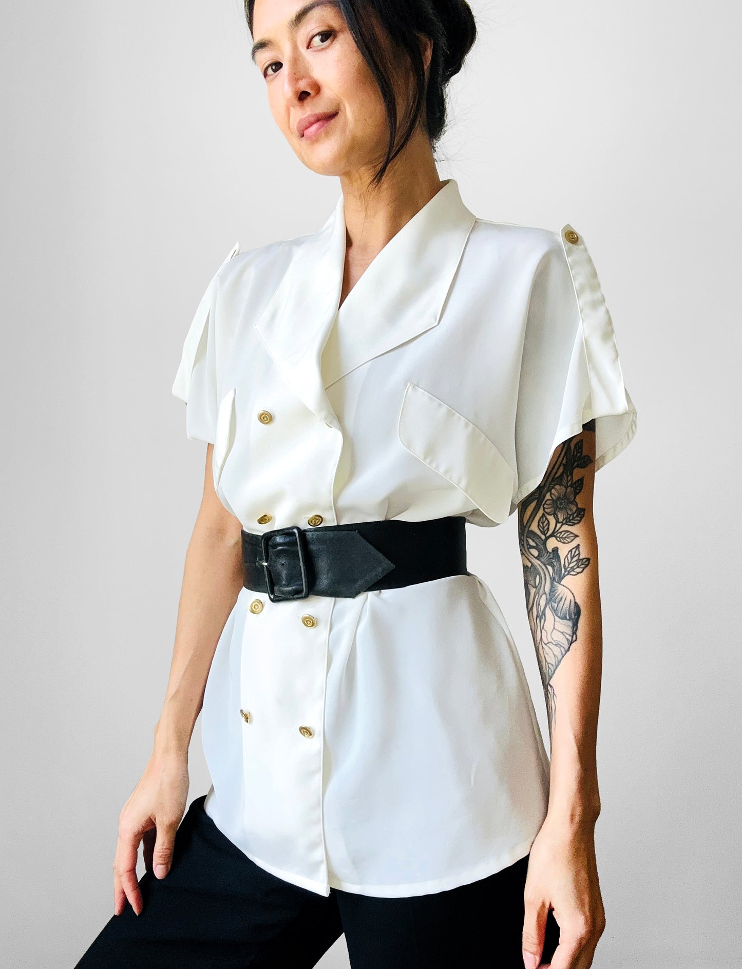 1980s Short Sleeve Cream Double Breasted Collared Blouse -  Sz. S/M