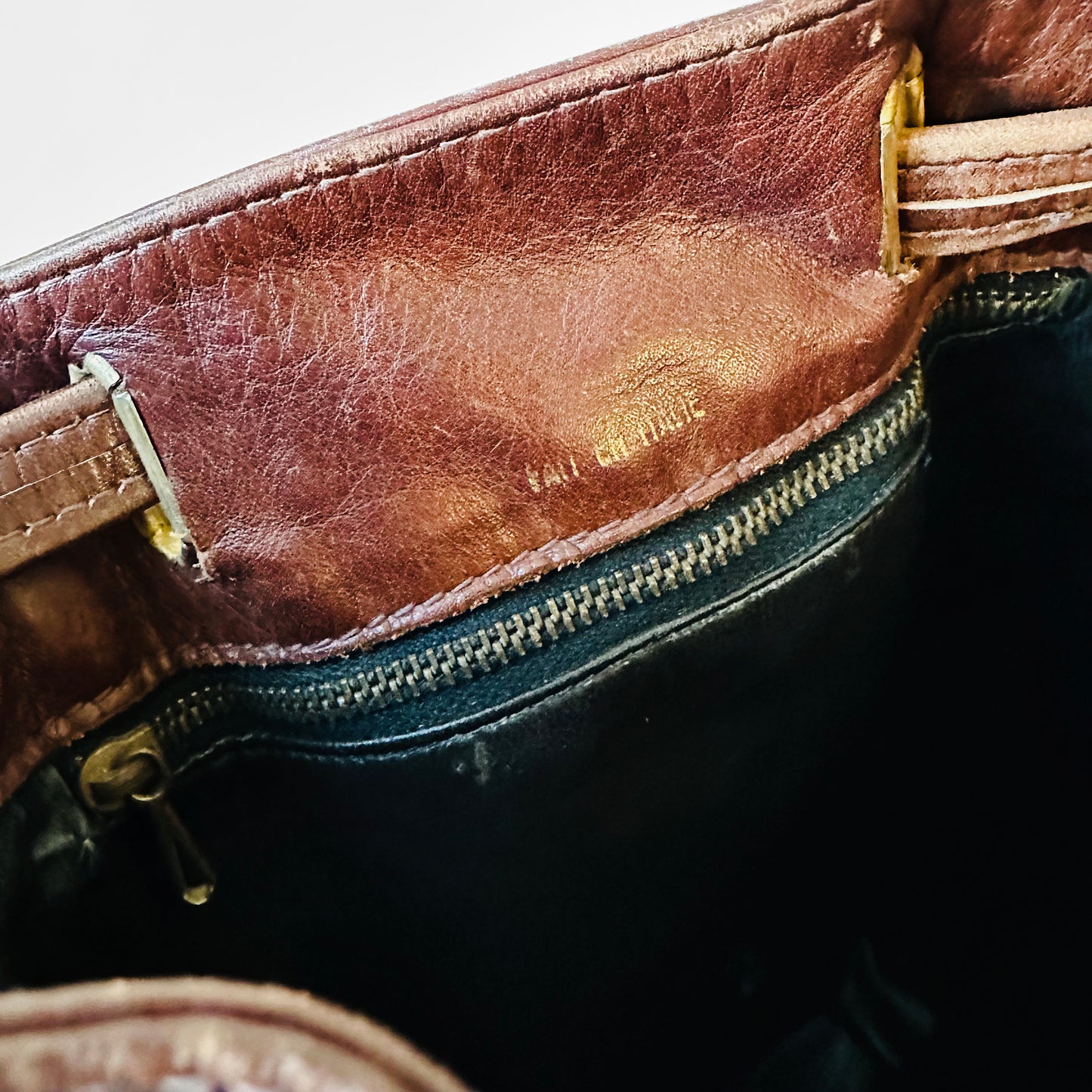 1970s Saddle Brown Buttery Soft Leather Cinch Top Bucket Crossbody Bag