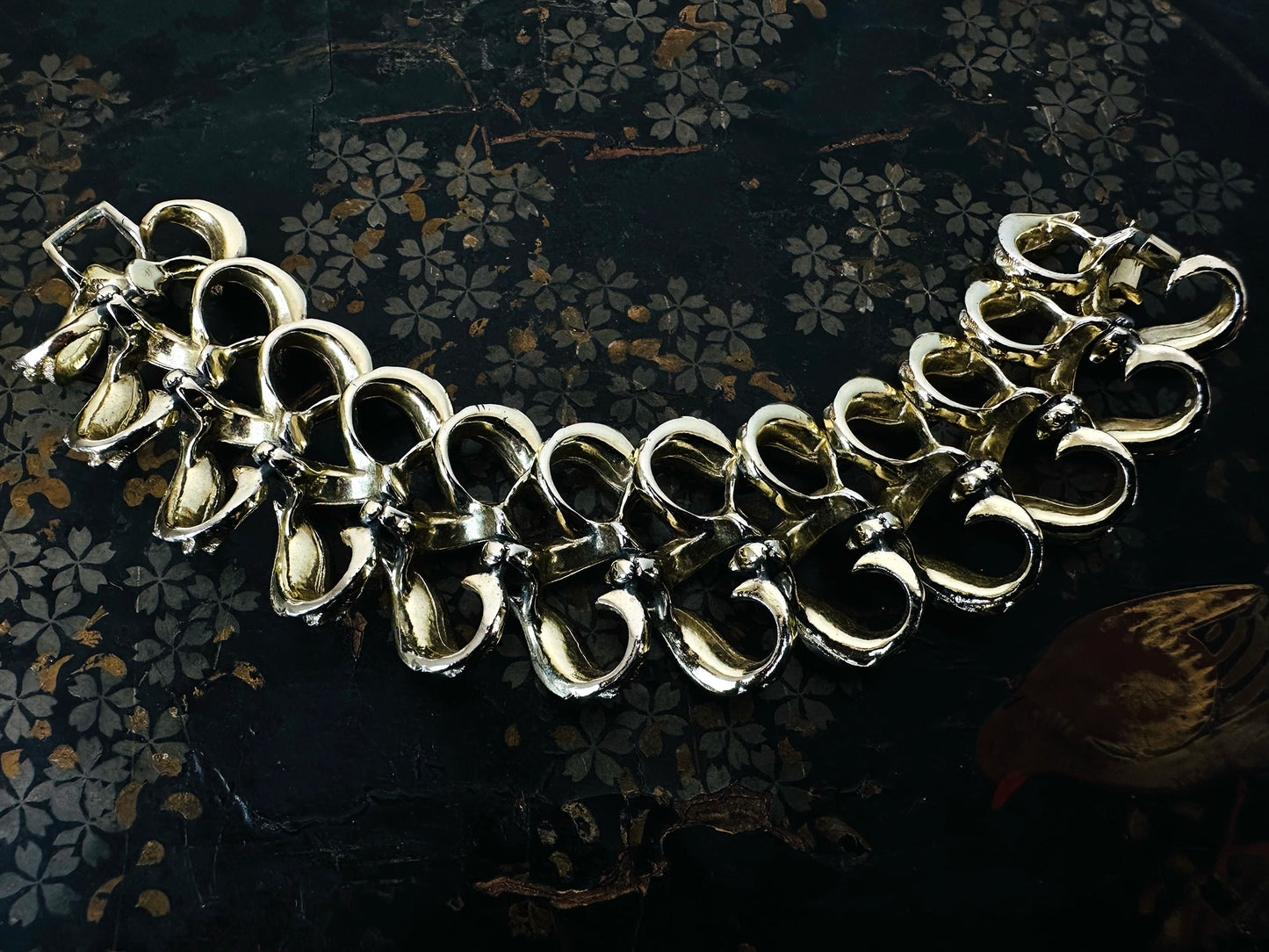 1950s - 1960s Gold-Tone Chunky Brushed Leaf Link Bracelet with Fold-Over Clasp