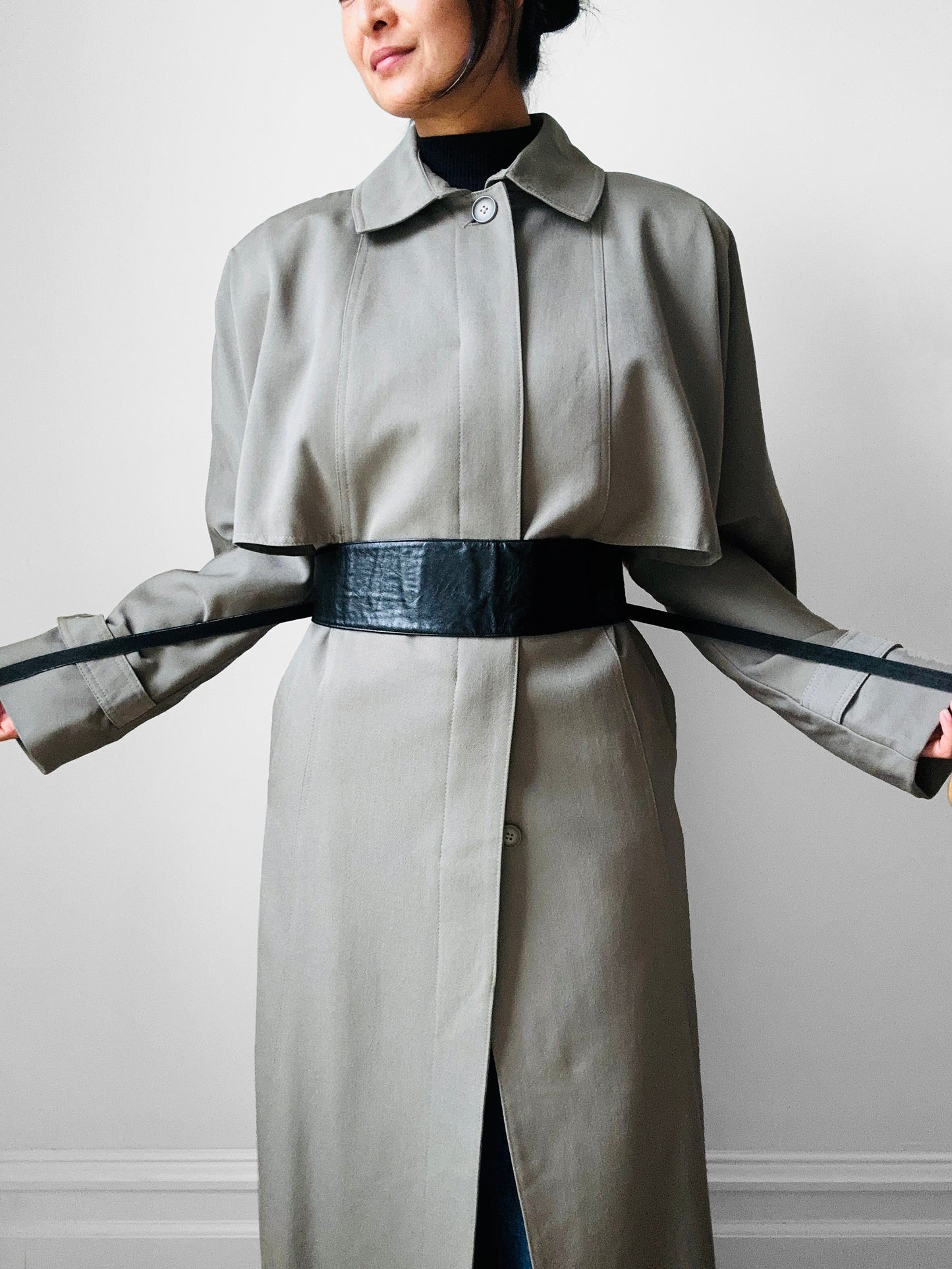 Vintage 1980s Classic Greige Wool Caped Trench Overcoat - Sz. S/M