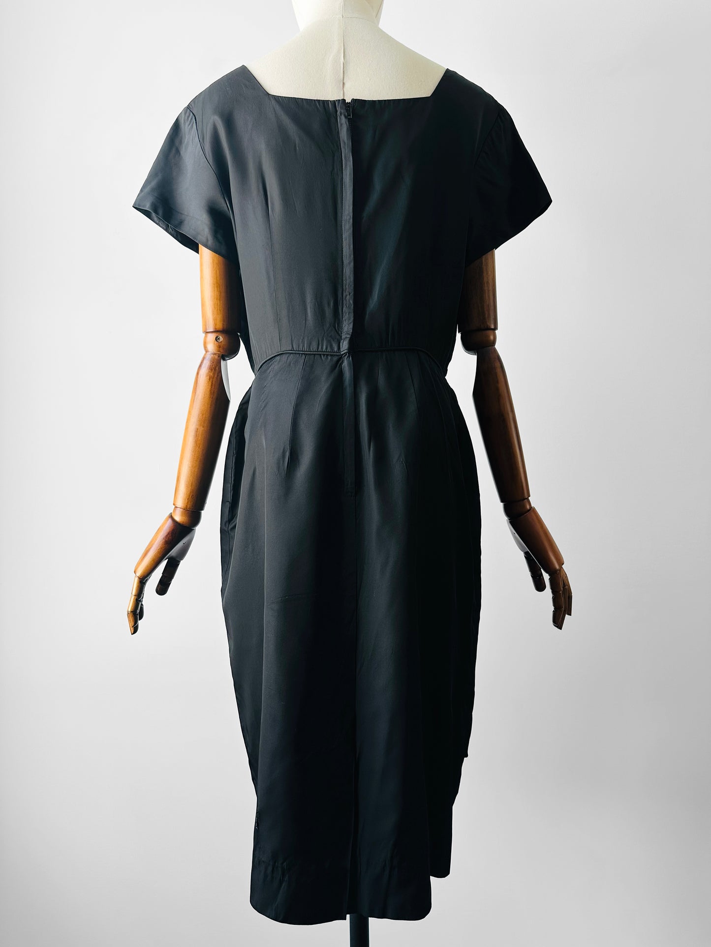 1950s Black Beaded Silk Taffeta Appliqué Detail Cocktail Dress - Sz. M/L