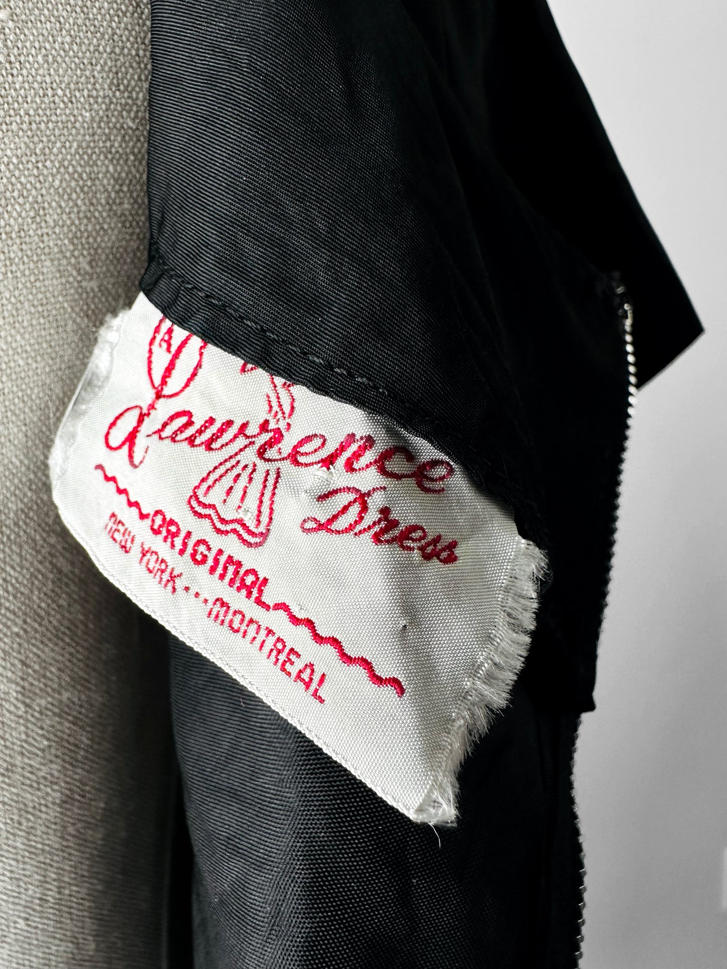 1950s Black Beaded Silk Taffeta Appliqué Detail Cocktail Dress - Sz. M/L