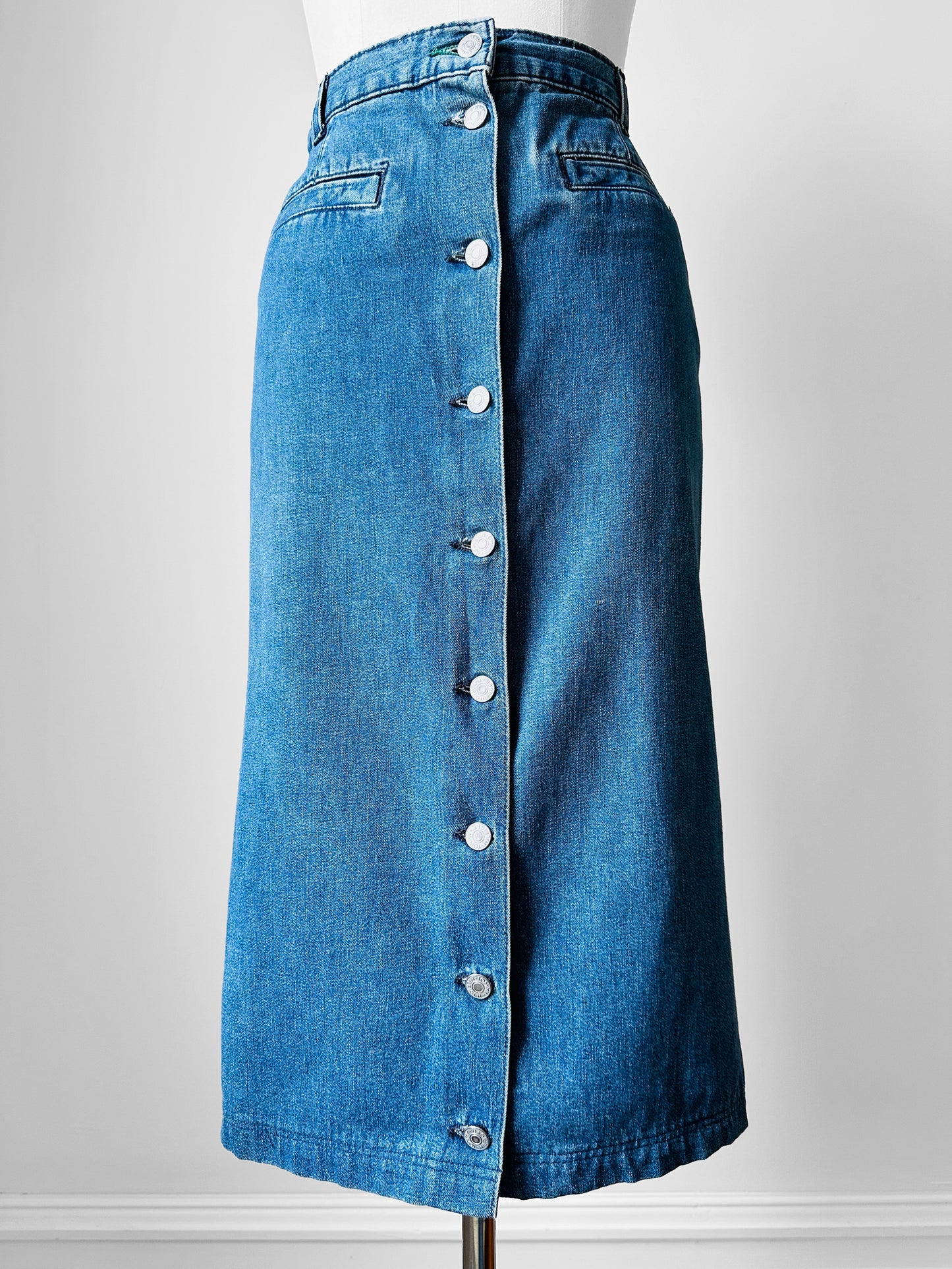 1990s - 2000s Blue Soft Chambray Tommy Hilfiger Front Button Jean Skirt - Sz. Small