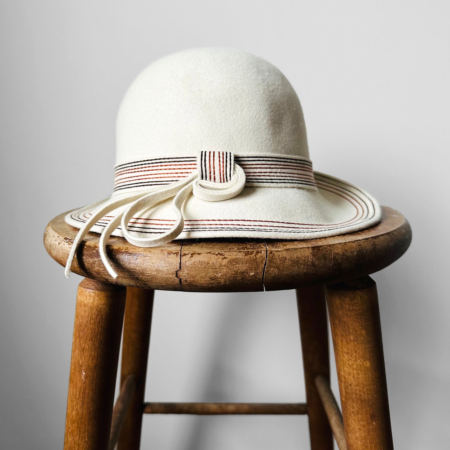 Cream Stitched Trimmed Wool Felt Fedora - Sz. S/M