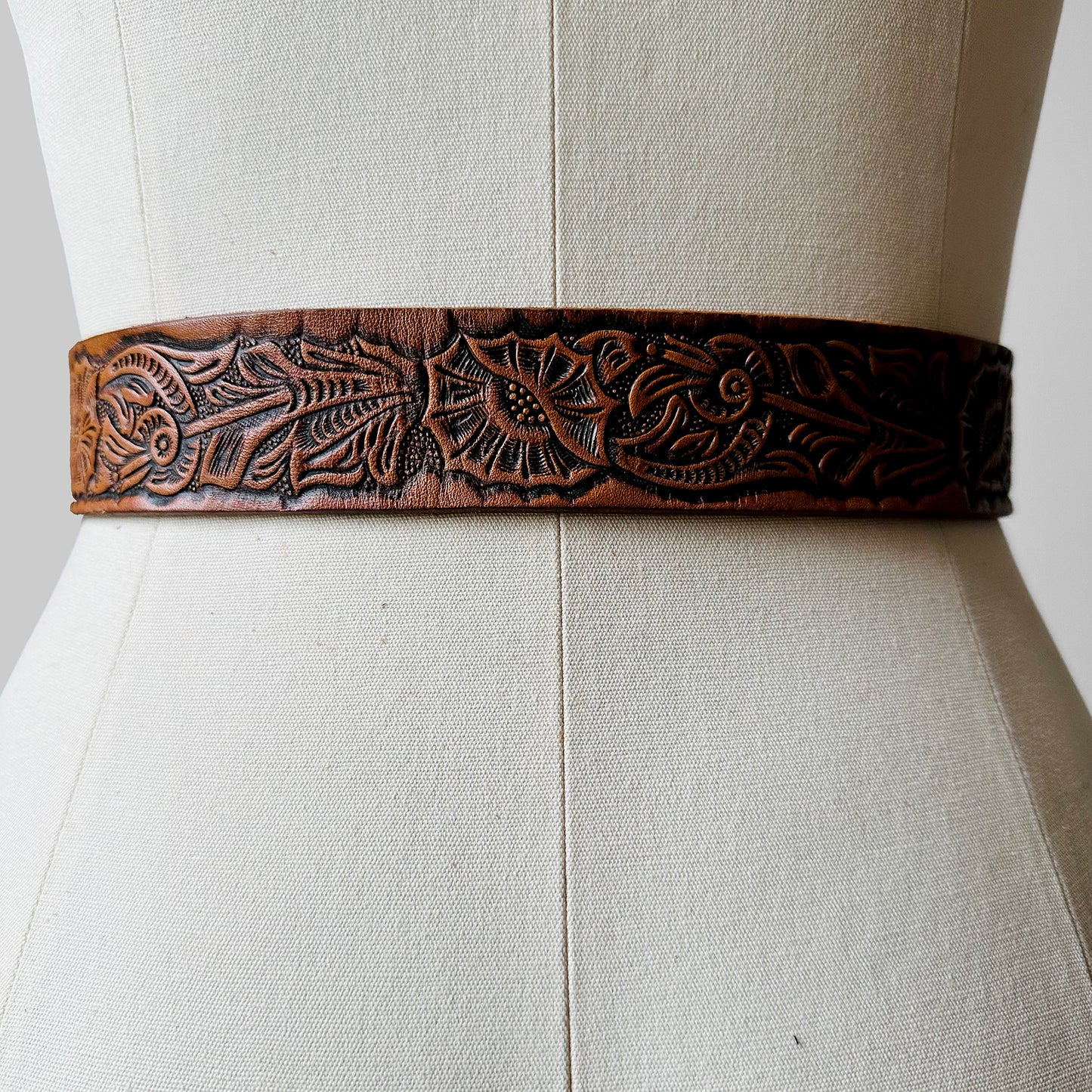 1970s Amber Brown Leather Tooled Leather Silver Buckle Belt - Waist. 24 - 28 inch