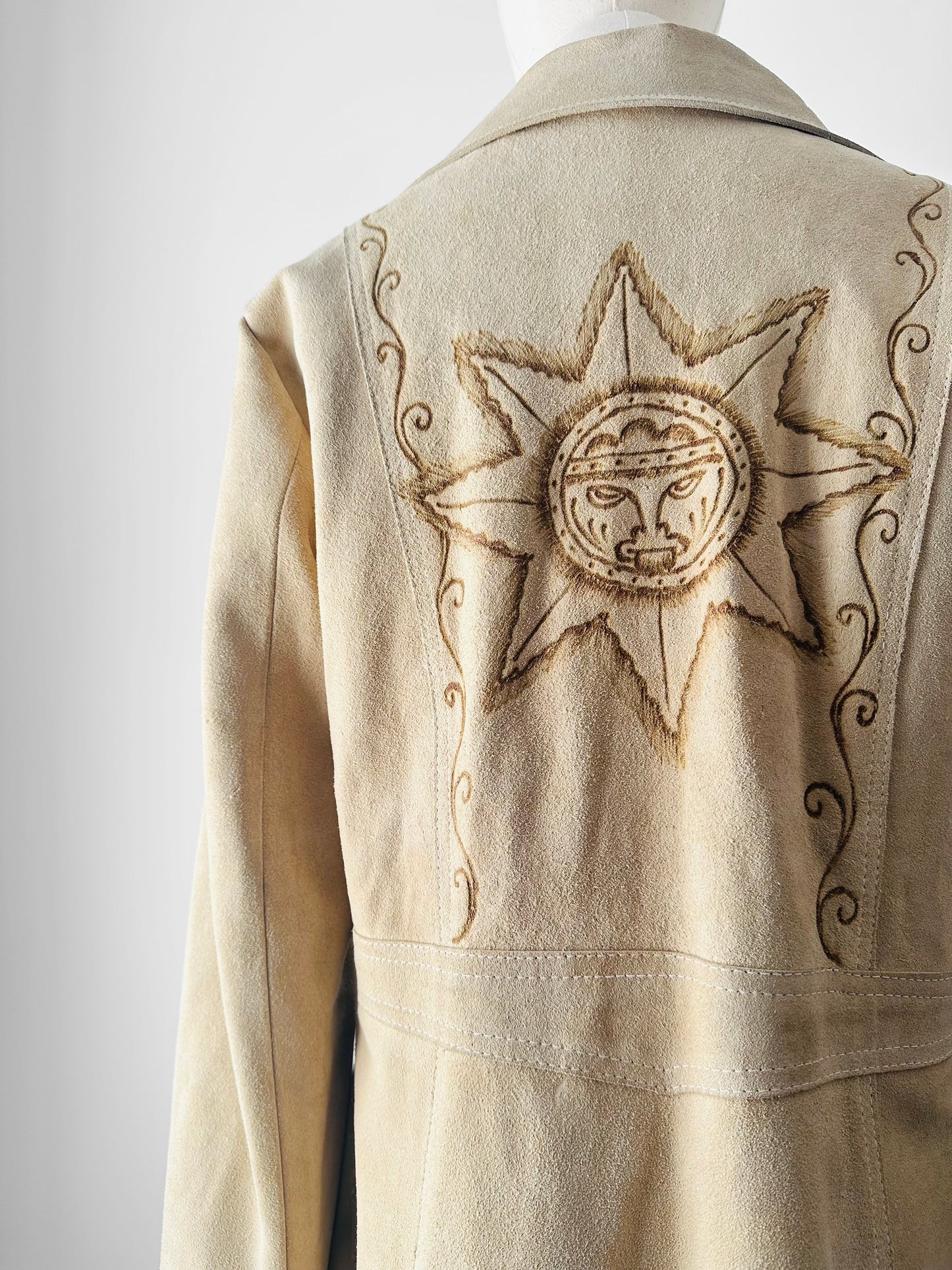 Vintage 1940s - 1950s Light Tan Snap-Button Suede Jacket with Embossed Southwestern/Aztec Designs - Sz. S/M