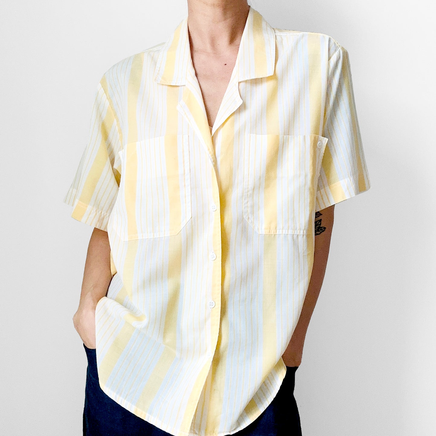 1970s - 1980s Yellow and White Stripe Short Sleeve Cotton Button-Front Shirt - S/M