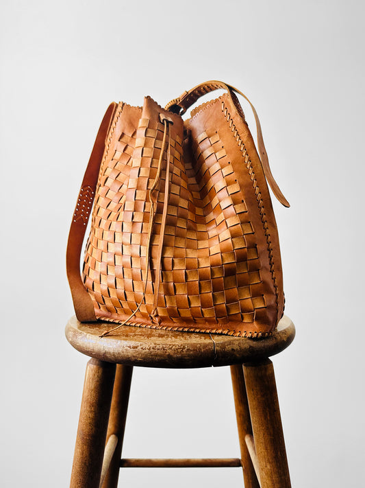 Vintage 1970s Tan Buttery Soft Basketweave Style Leather Drawstring Shoulder Bag