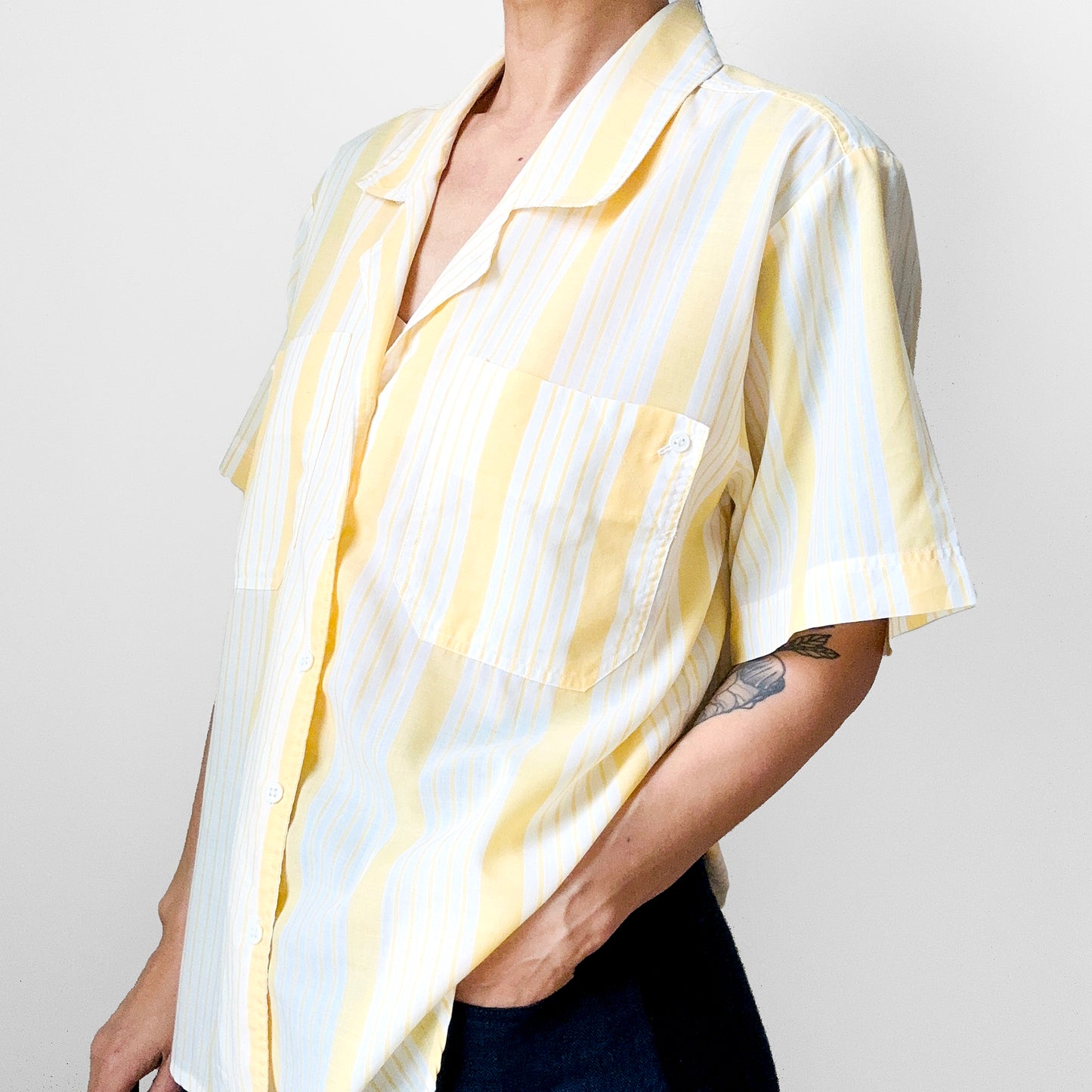 1970s - 1980s Yellow and White Stripe Short Sleeve Cotton Button-Front Shirt - S/M