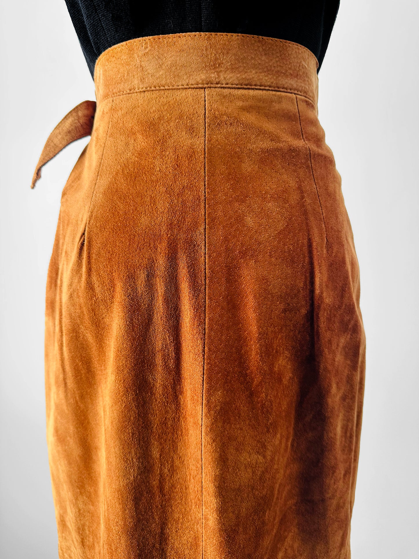 Vintage 1980s Amber Tan Long Wrap Suede Leather Split-Back Skirt - Sz. SM
