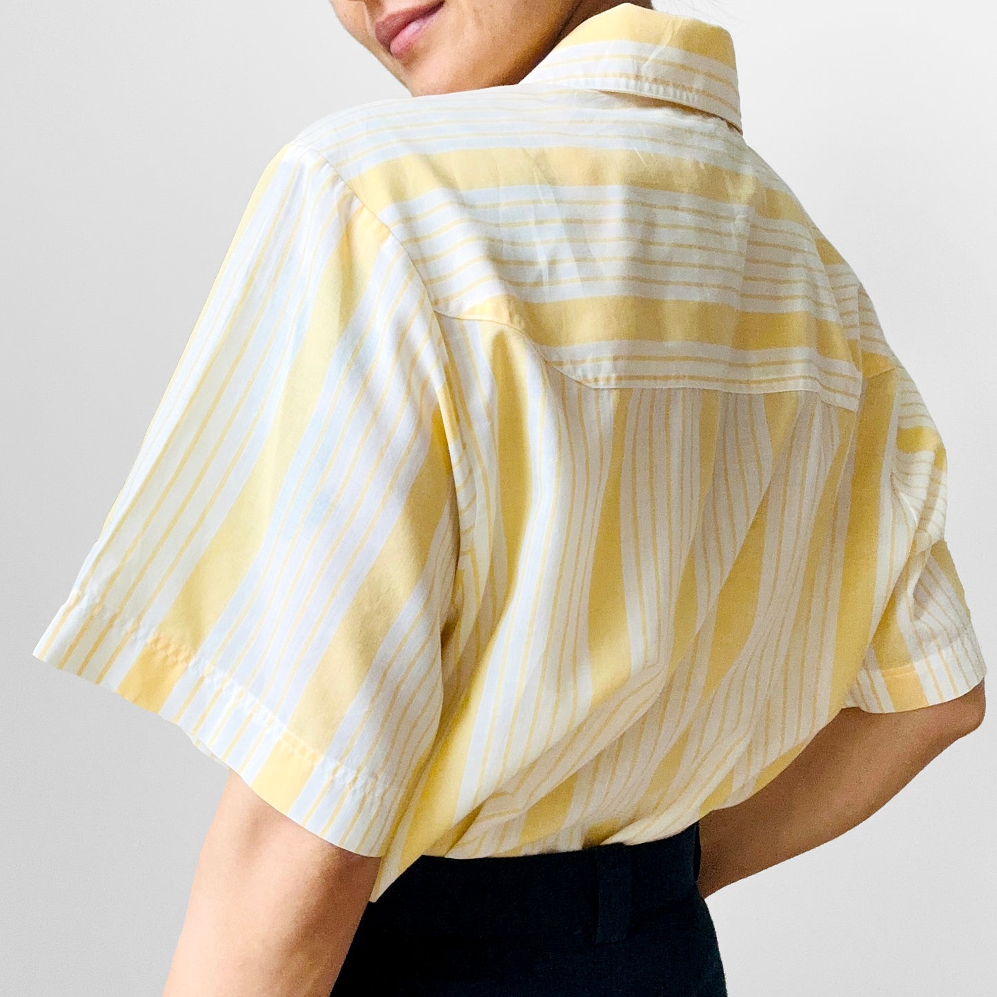 1970s - 1980s Yellow and White Stripe Short Sleeve Cotton Button-Front Shirt - S/M