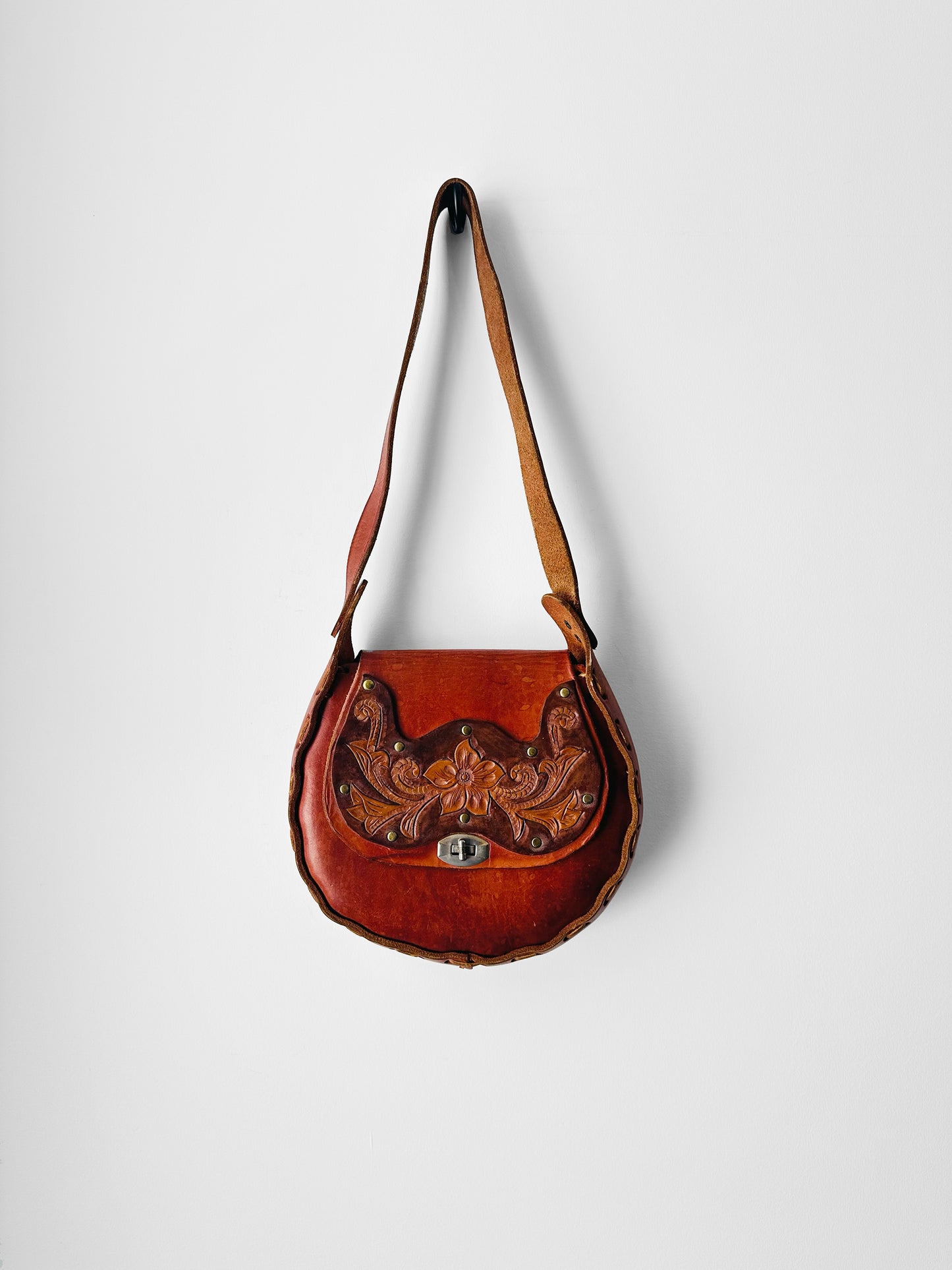 Vintage 1960s - 1970s Reddish Brown Floral Motif Tan Tooled Leather Bag