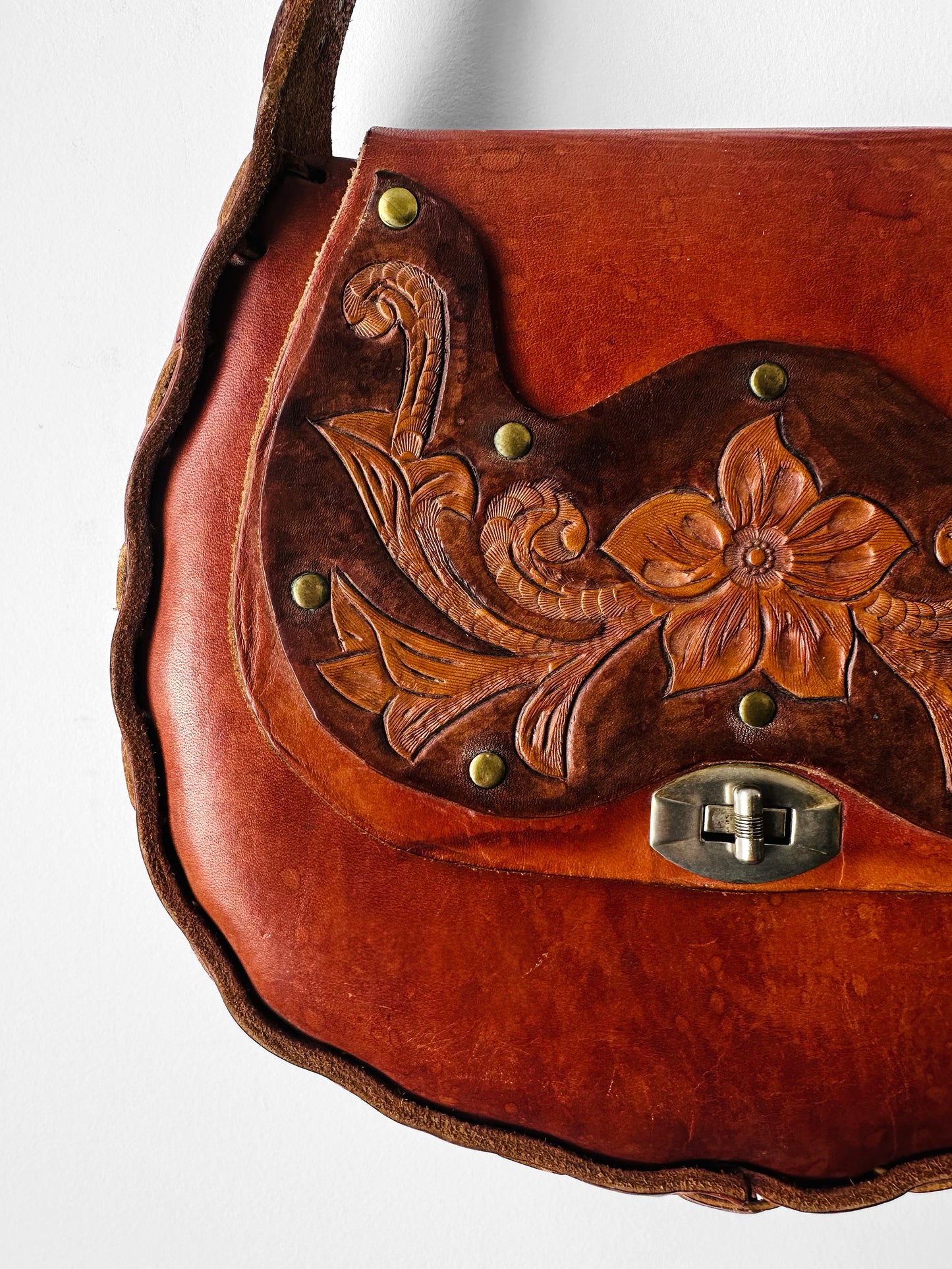 Vintage 1960s - 1970s Reddish Brown Floral Motif Tan Tooled Leather Bag