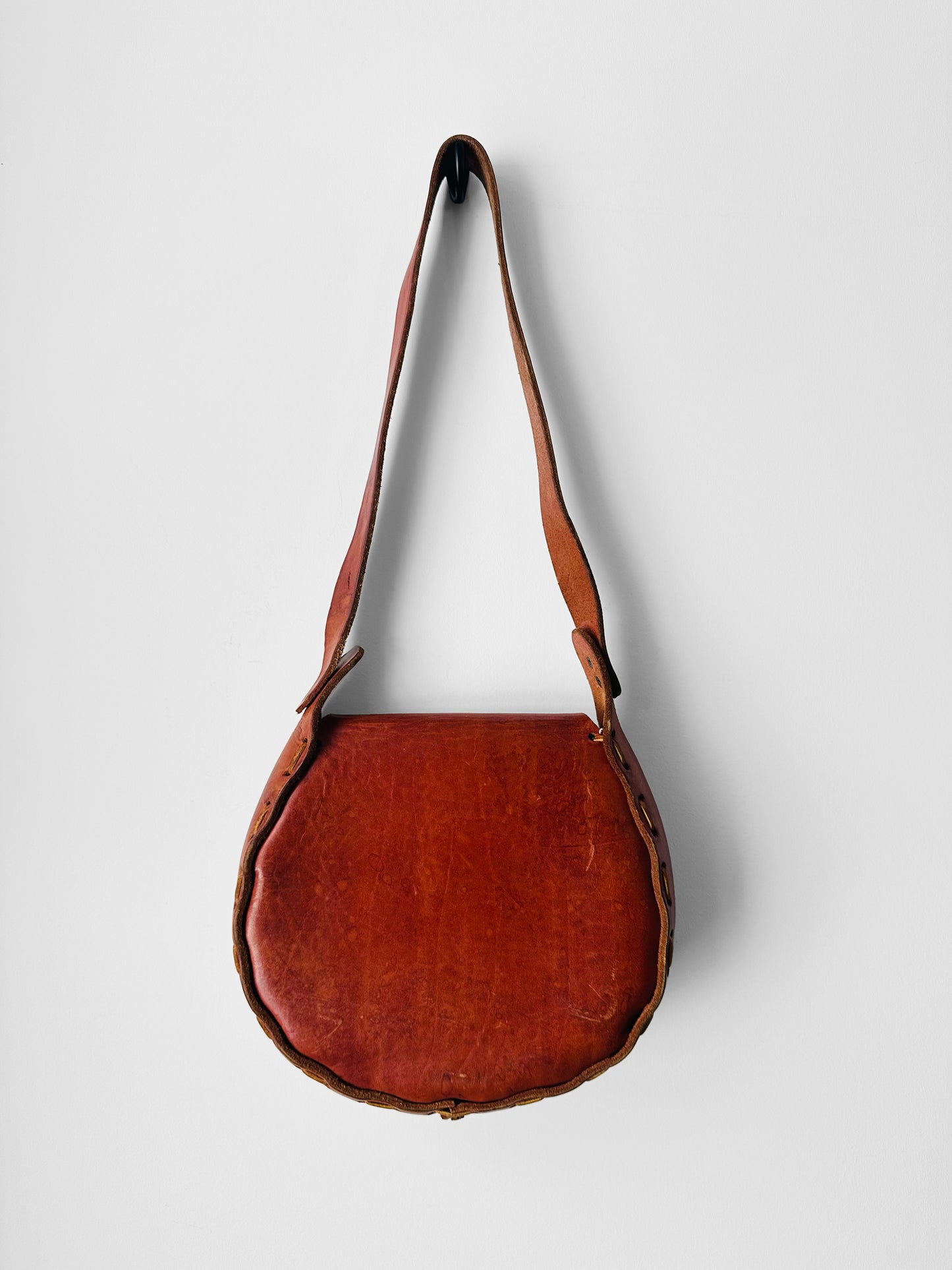 Vintage 1960s - 1970s Reddish Brown Floral Motif Tan Tooled Leather Bag