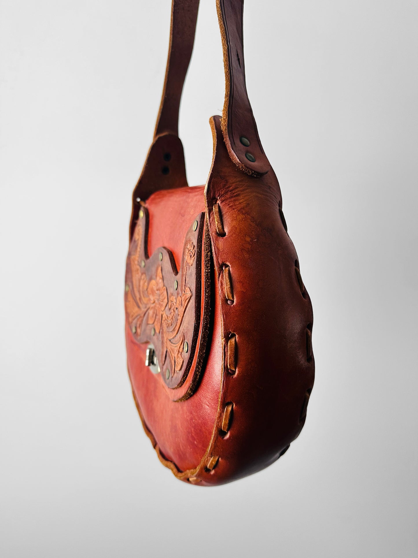 Vintage 1960s - 1970s Reddish Brown Floral Motif Tan Tooled Leather Bag