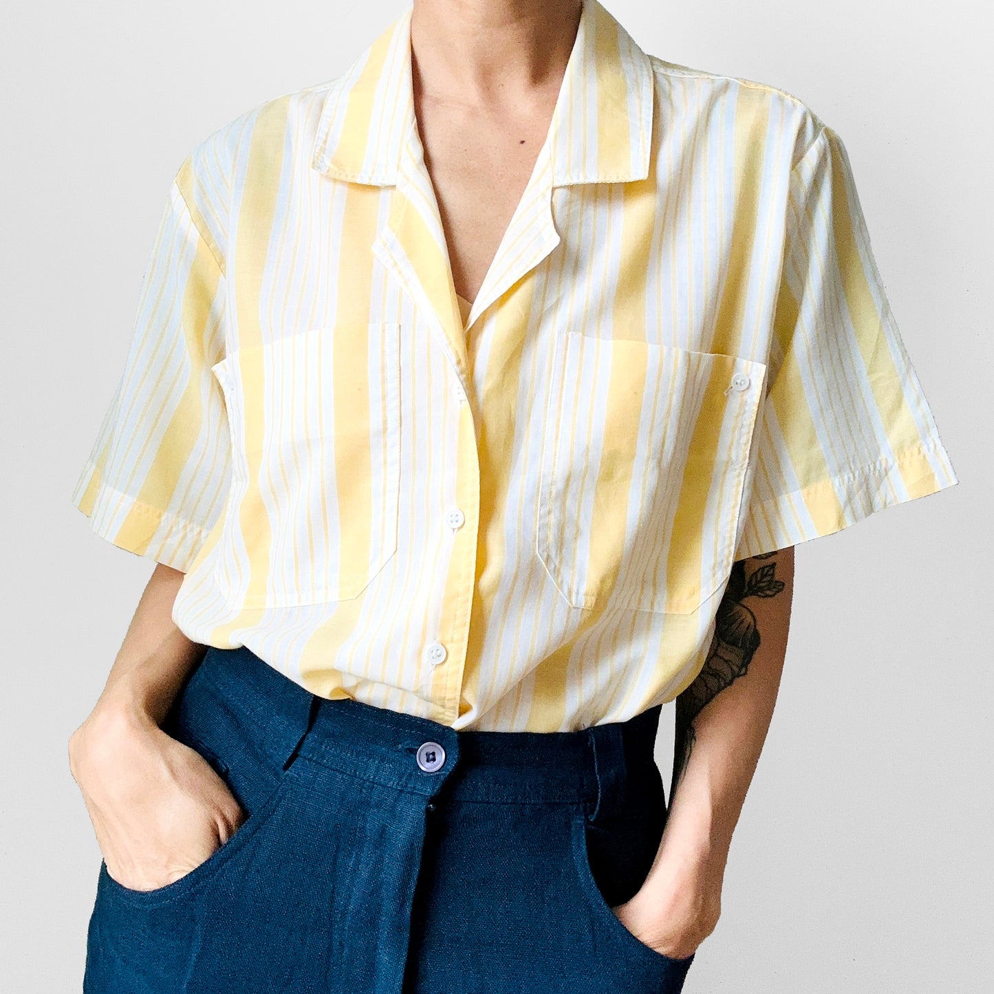 1970s - 1980s Yellow and White Stripe Short Sleeve Cotton Button-Front Shirt - S/M