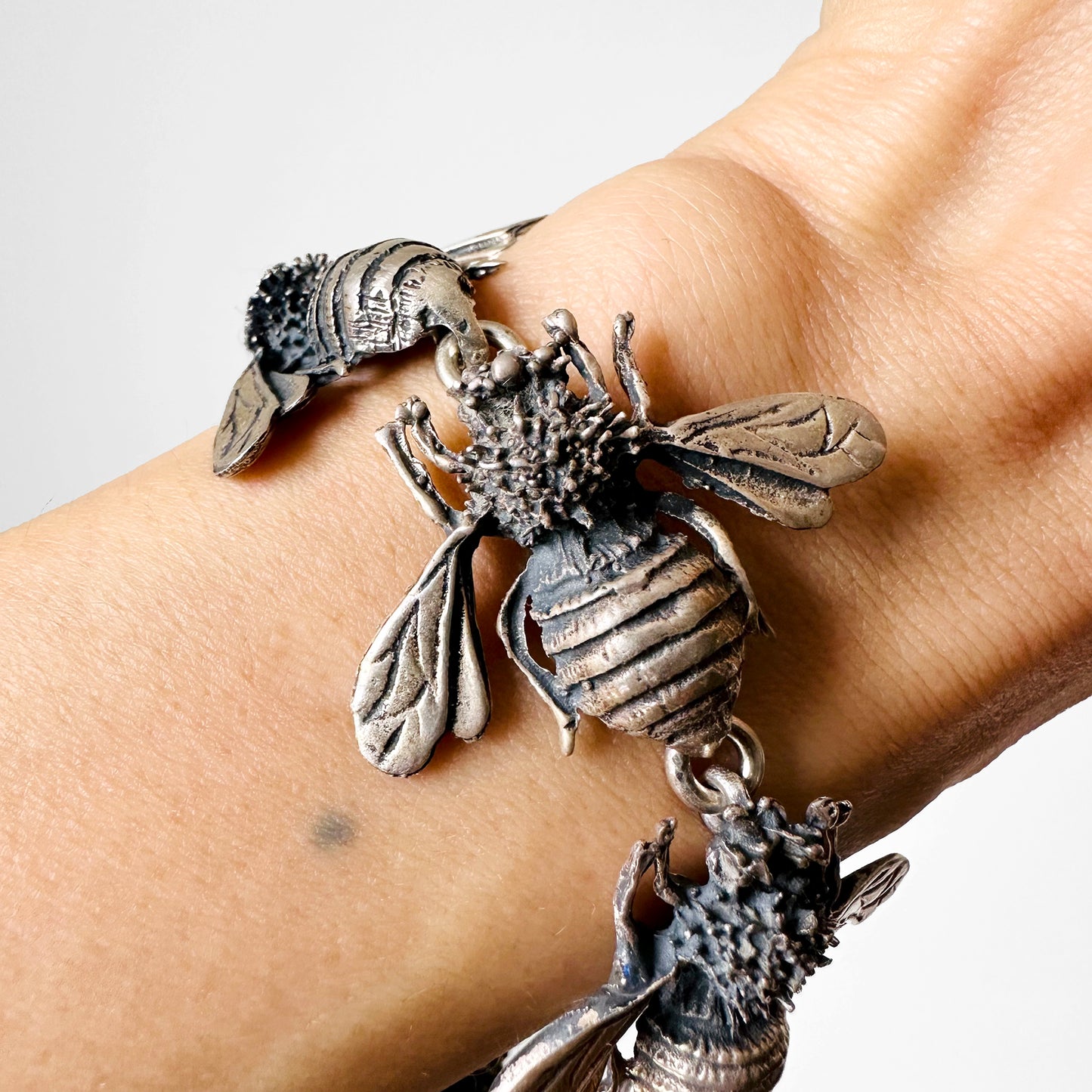 925 Silver Cast Bumble Bee Link Bracelet