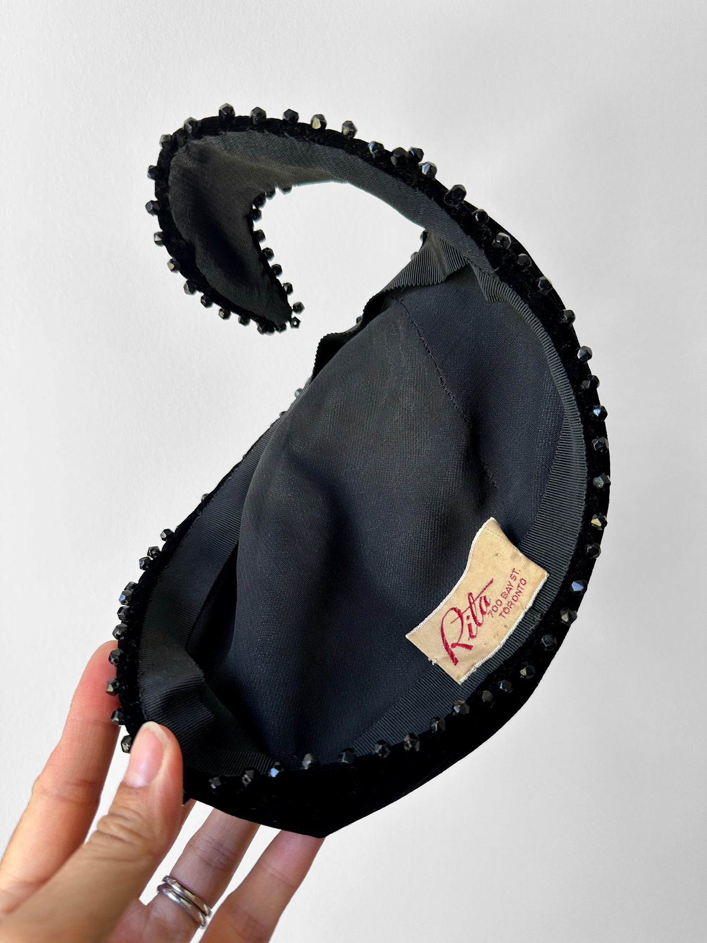 1940s - 1950s Black Bead Trimmed Velvet Hat - Sz. S