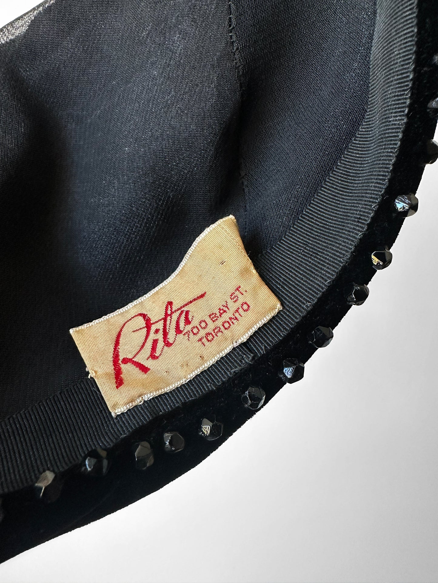 1940s - 1950s Black Bead Trimmed Velvet Hat - Sz. S