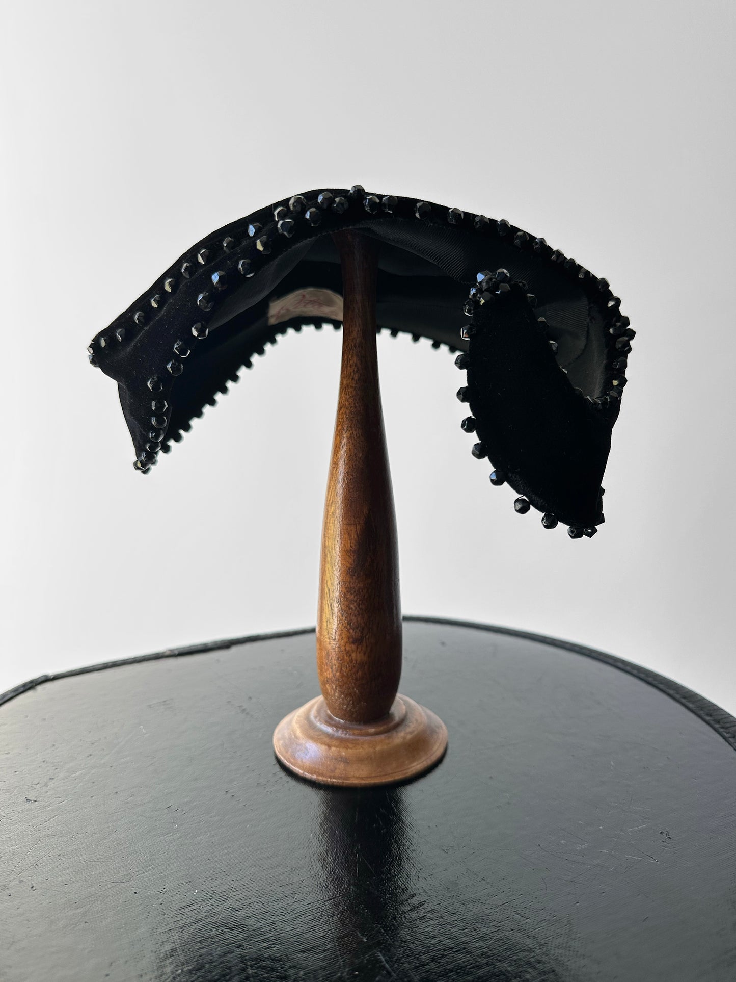 1940s - 1950s Black Bead Trimmed Velvet Hat - Sz. S