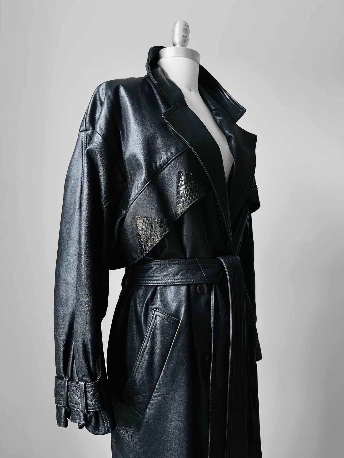 80s - 90s Black Buttery Soft Belted Leather Trench Coat - Sz. S/M