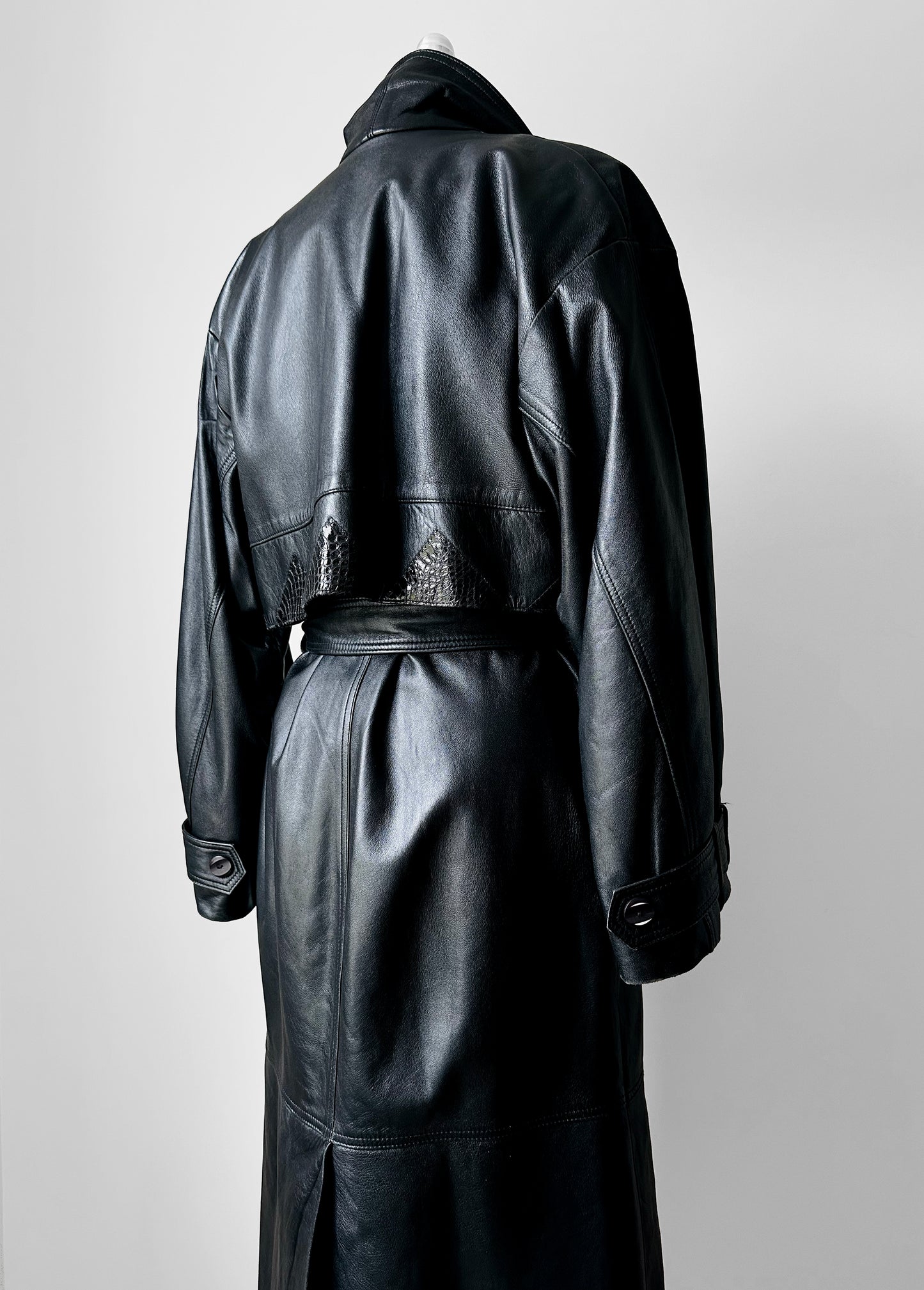 80s - 90s Black Buttery Soft Belted Leather Trench Coat - Sz. S/M