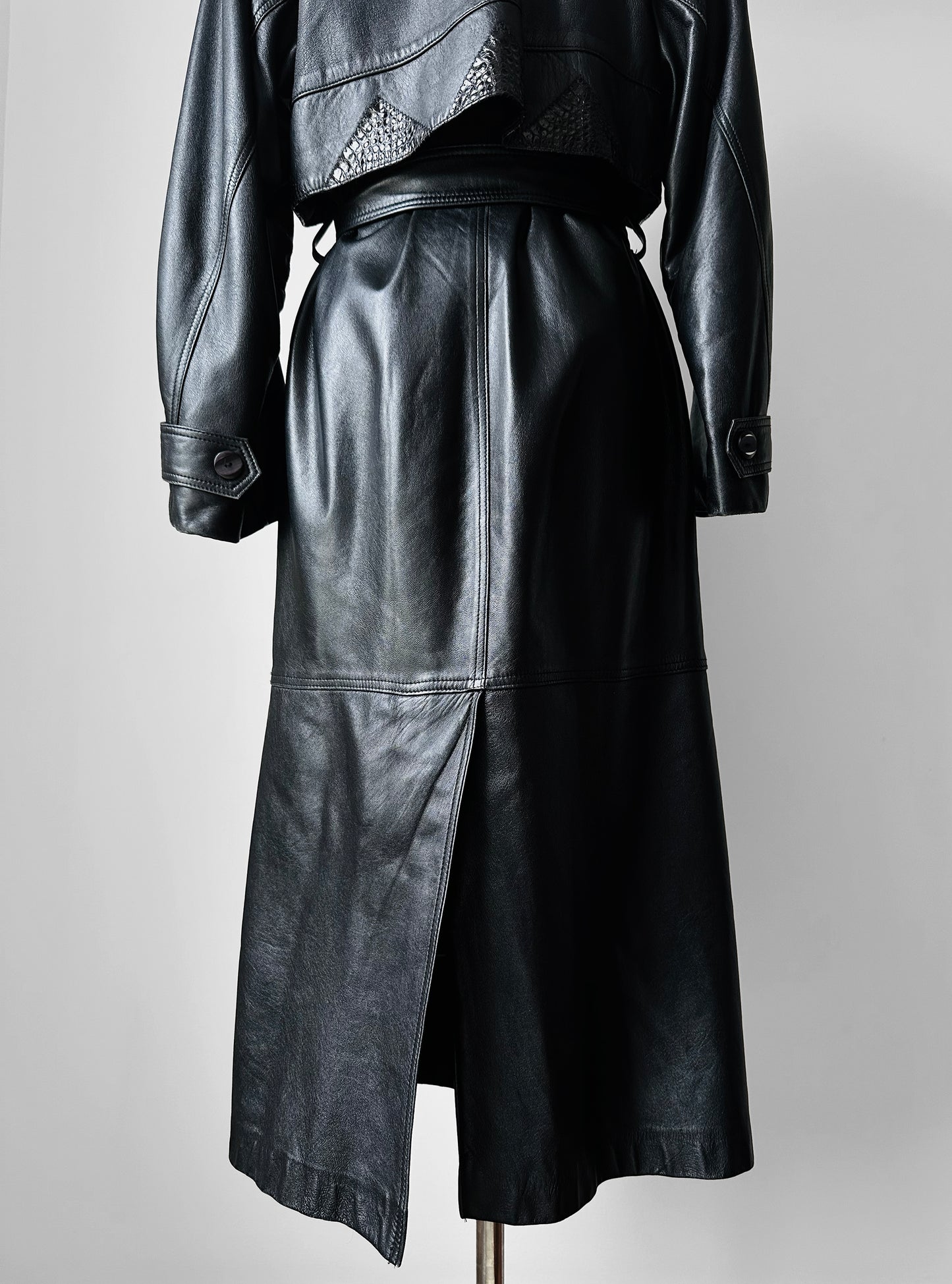 80s - 90s Black Buttery Soft Belted Leather Trench Coat - Sz. S/M