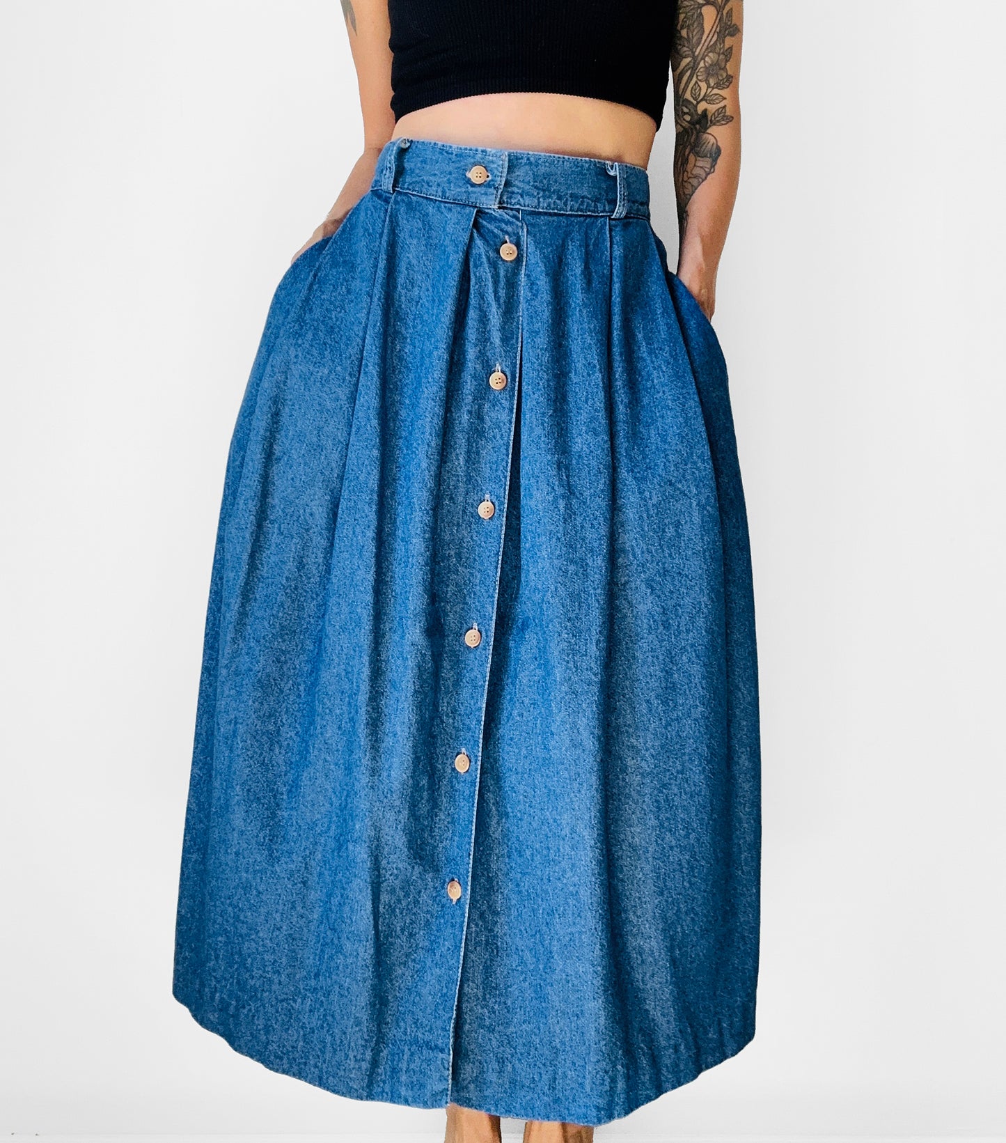 1970s - 1980s WRANGLER Button Front Blue Chambray Jean Skirt - Sz. Sm.