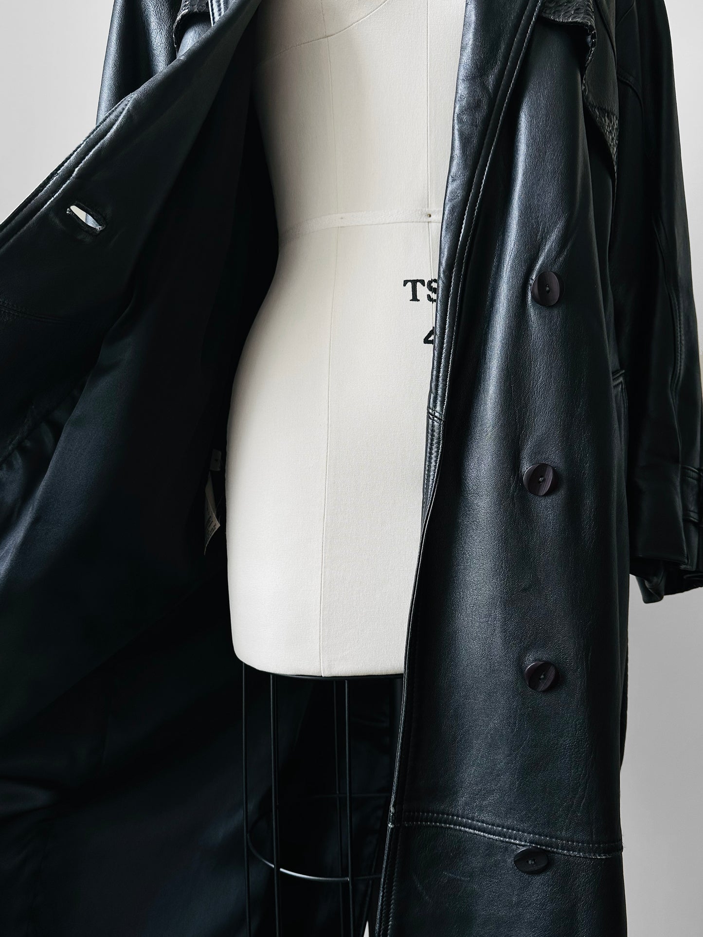 80s - 90s Black Buttery Soft Belted Leather Trench Coat - Sz. S/M