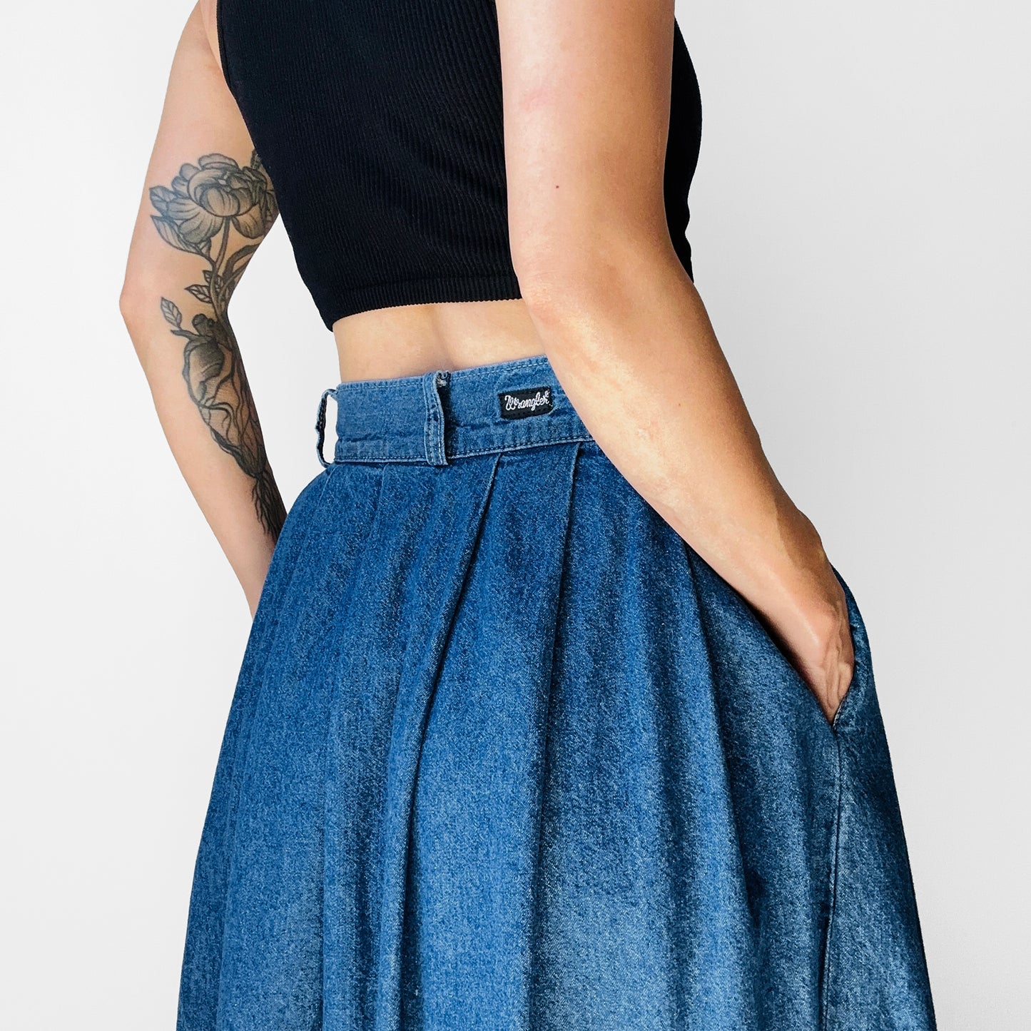 1970s - 1980s WRANGLER Button Front Blue Chambray Jean Skirt - Sz. Sm.