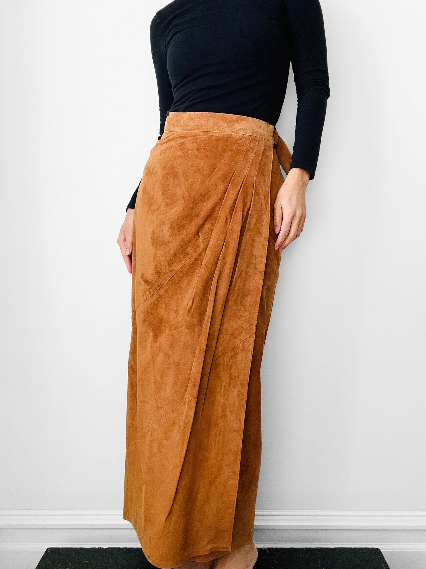 Vintage 1980s Amber Tan Long Wrap Suede Leather Split-Back Skirt - Sz. SM