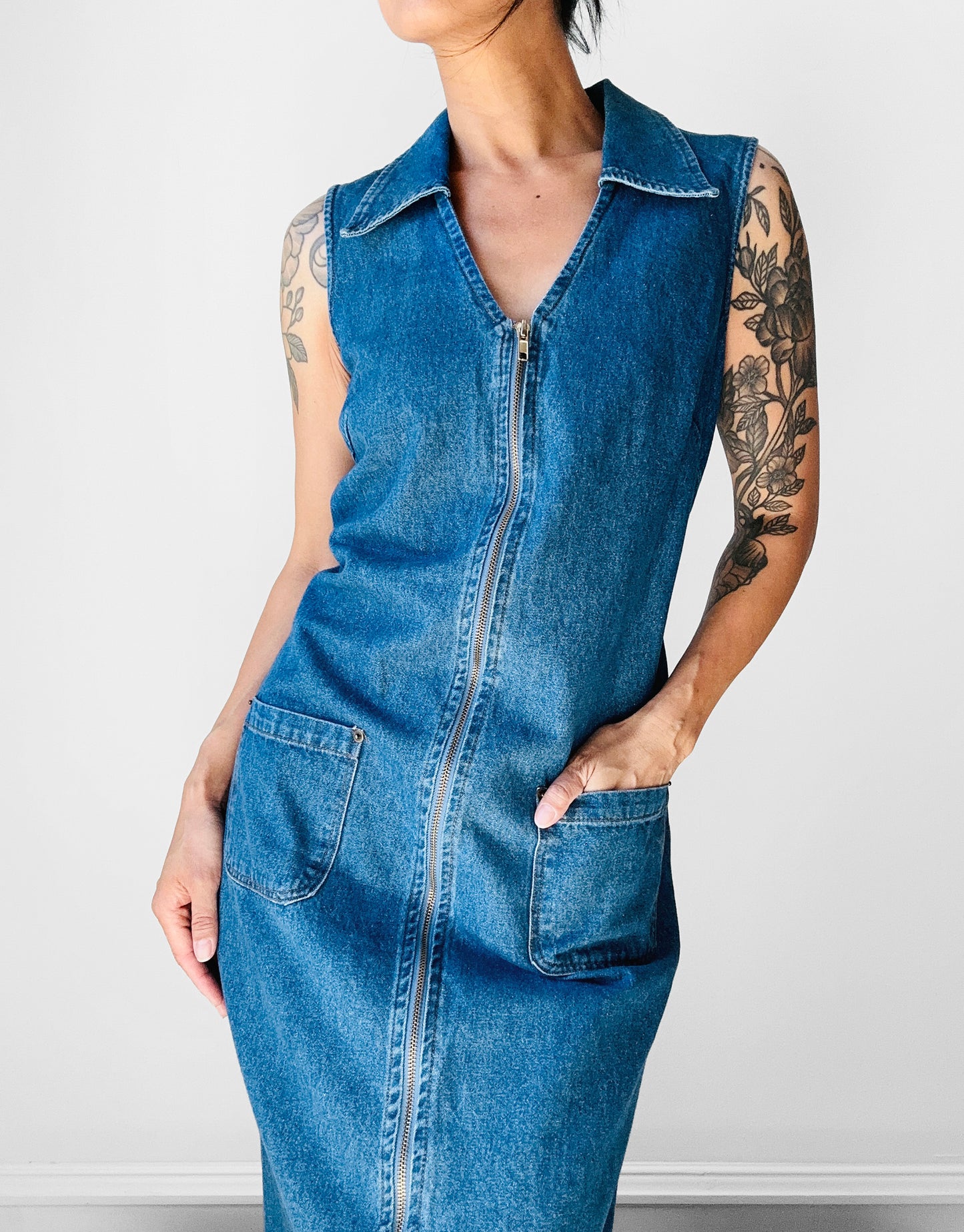 1990s Sleeveless Collared Blue Jean Zip Front Dress - Sz. M/L