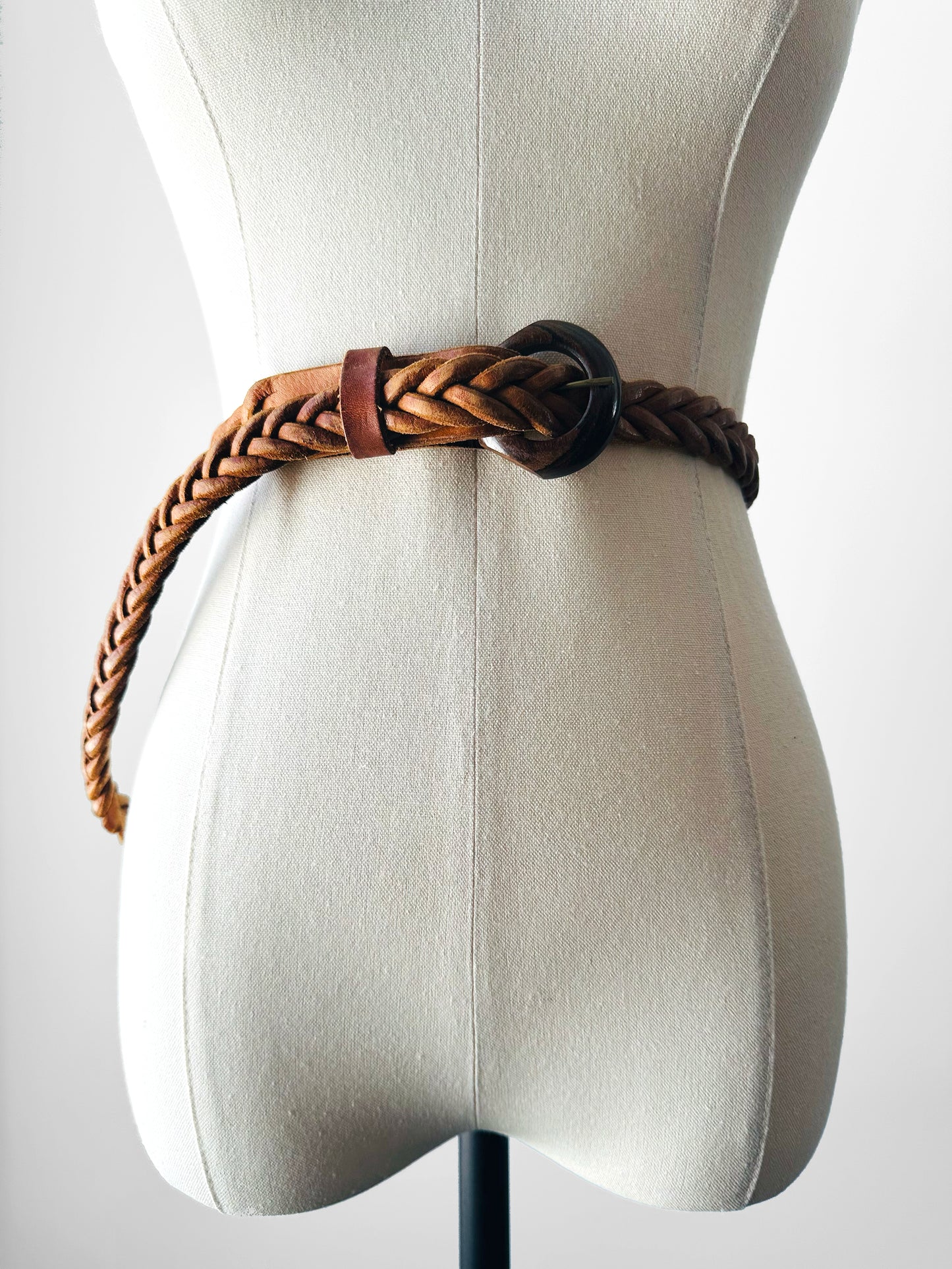 Vintage 1960s - 1970s Tan Polished Wood Buckle Braided Leather Belt - O/S
