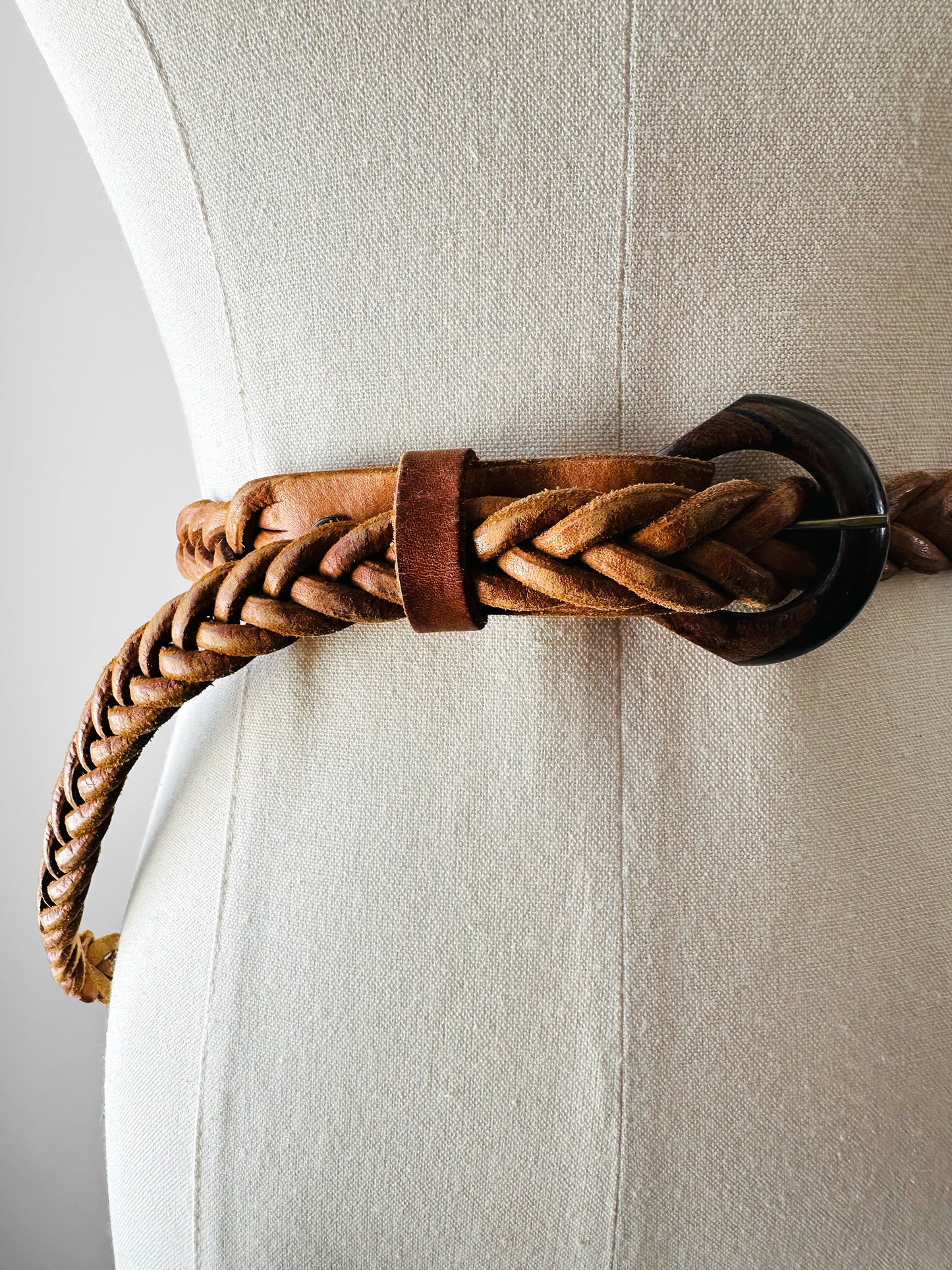 Vintage 1960s - 1970s Tan Polished Wood Buckle Braided Leather Belt - O/S